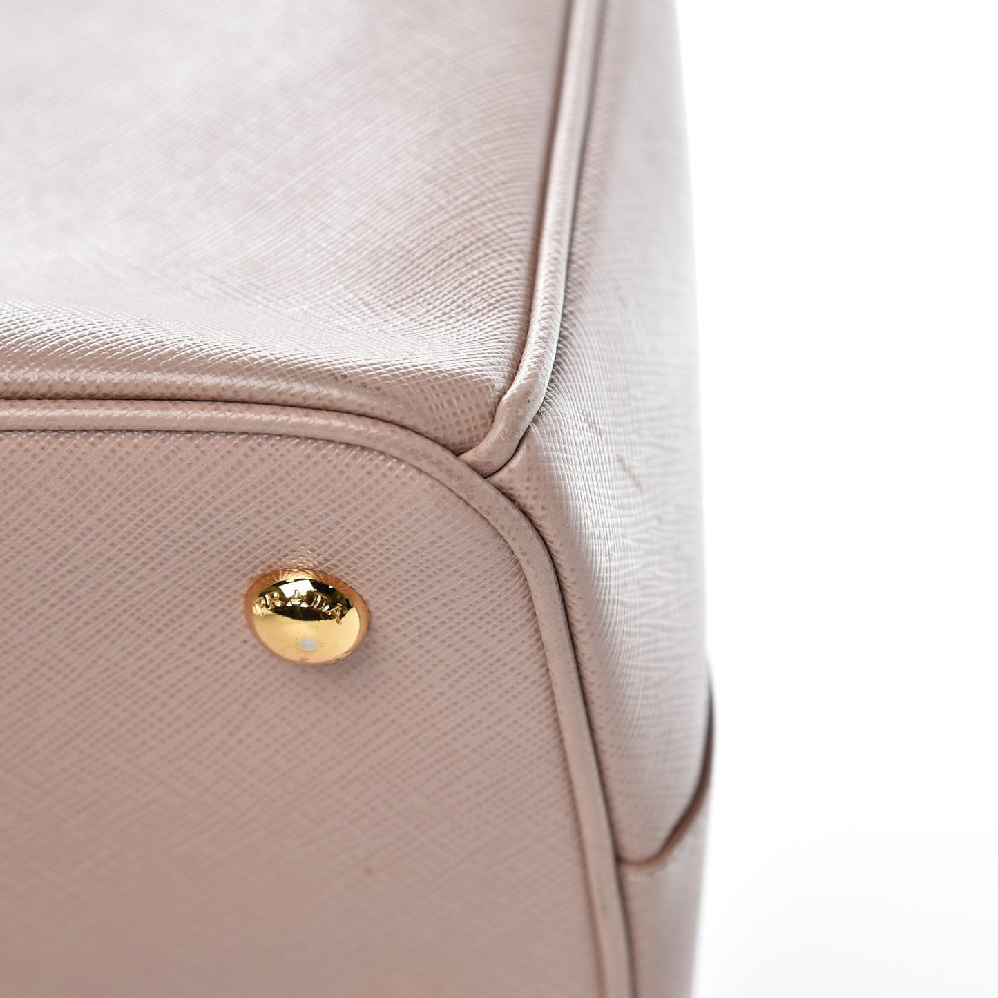 Saffiano Lux Medium Tote Cammeo