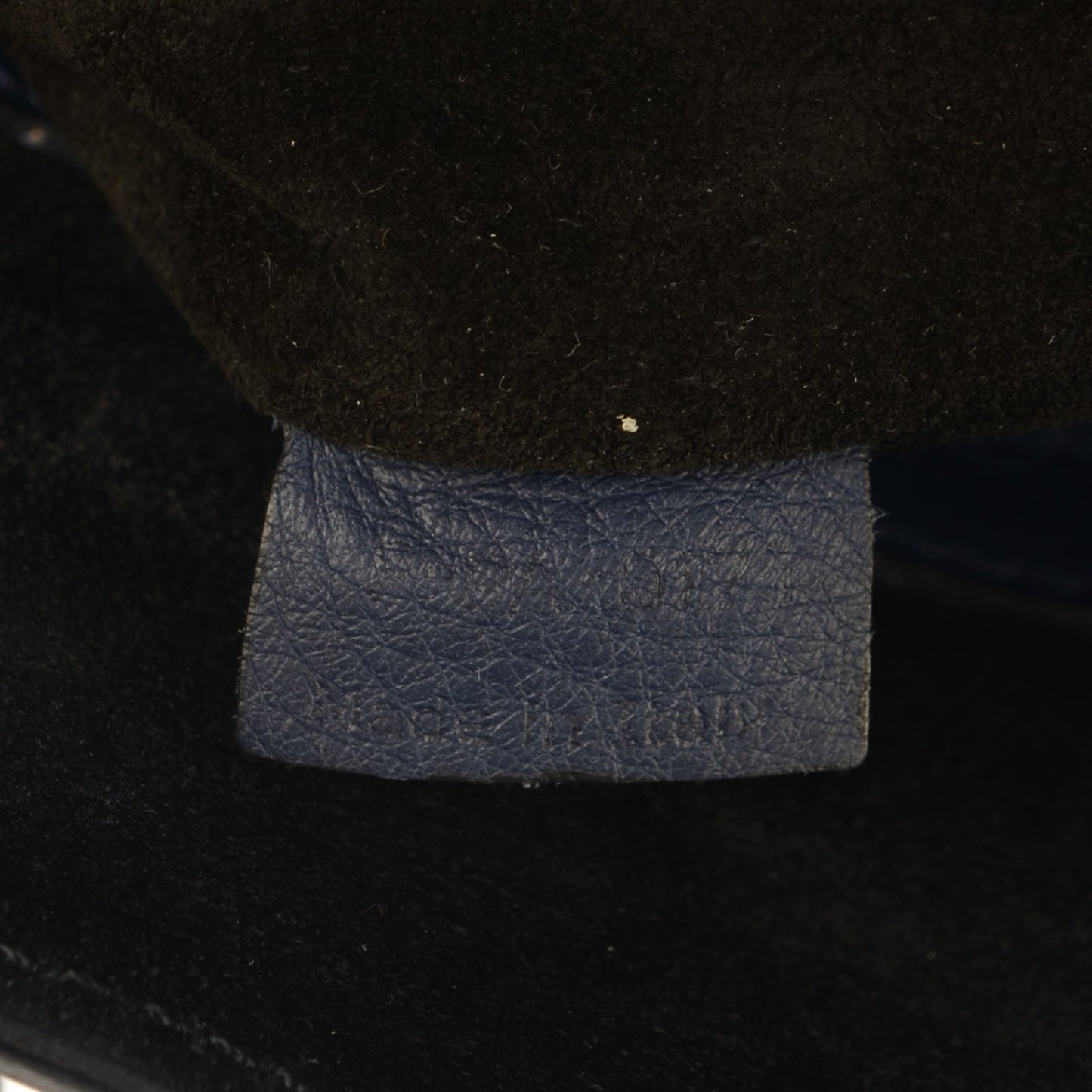 Supple Calfskin Medium Phantom Luggage Midnight