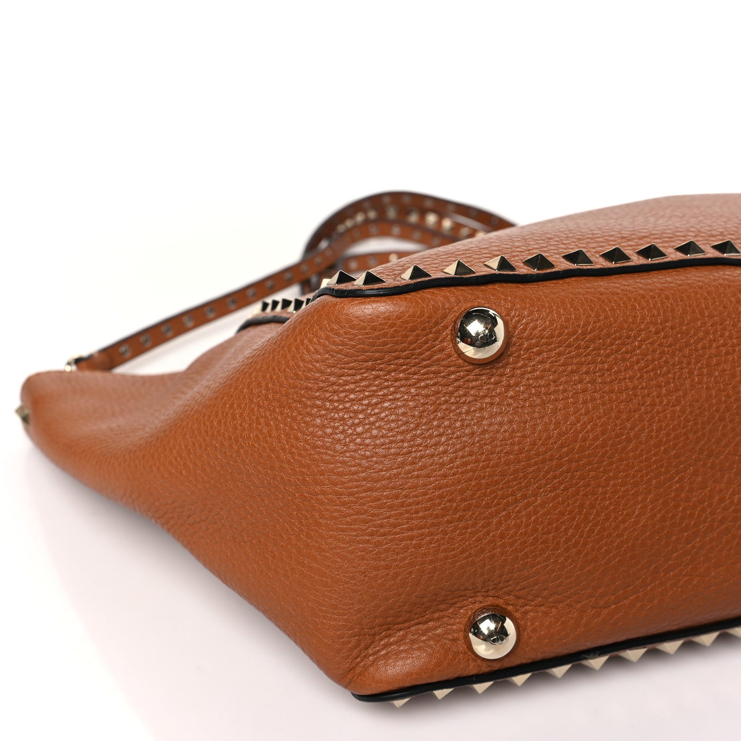 Pebbled Calfskin Medium Rockstud Tote Light Cuir