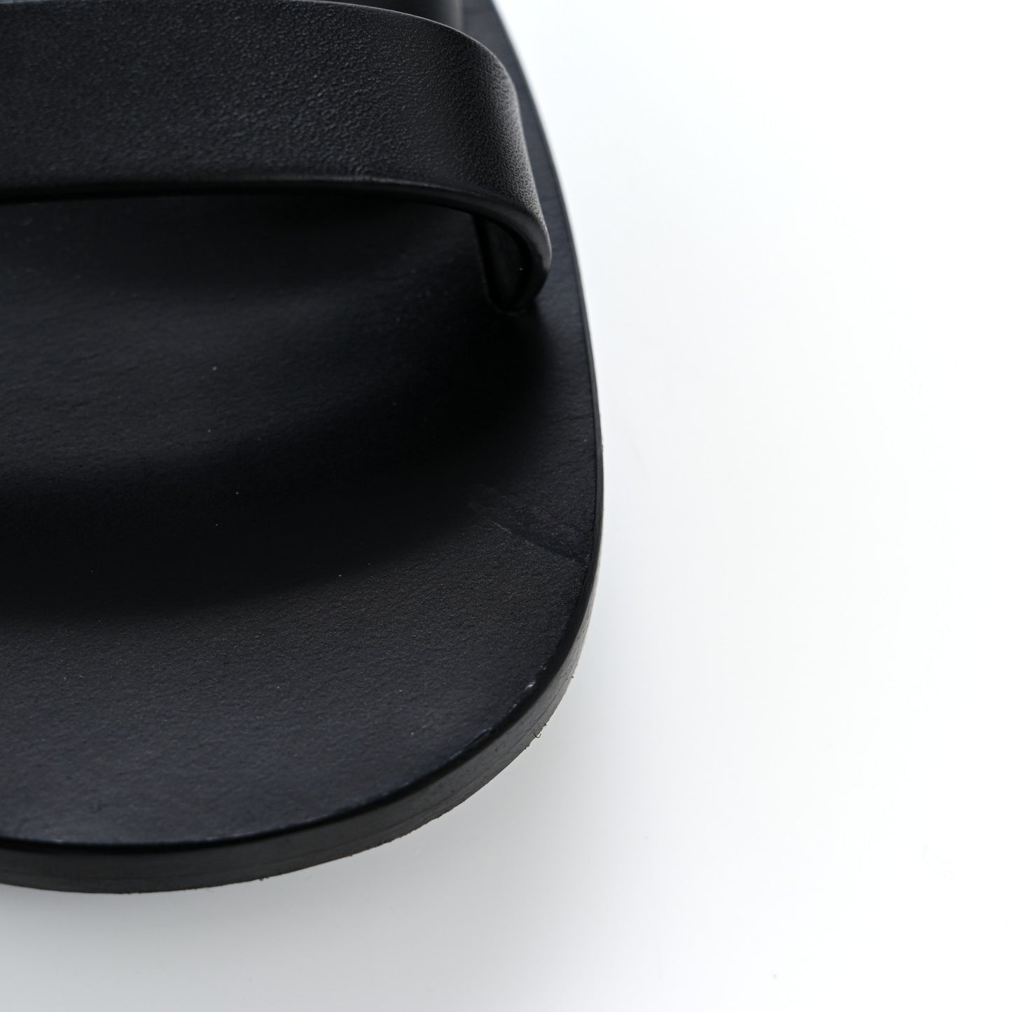 Calfskin VLogo Gate Sandals 37 Black