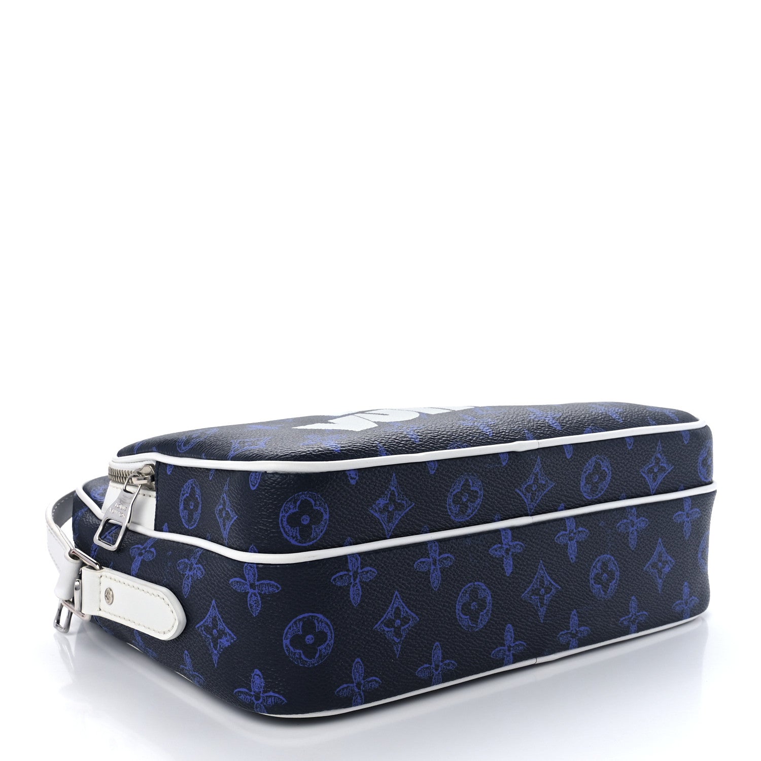 Louis Vuitton Monogram Everyday LV Discovery Messenger Blue 4 of 11