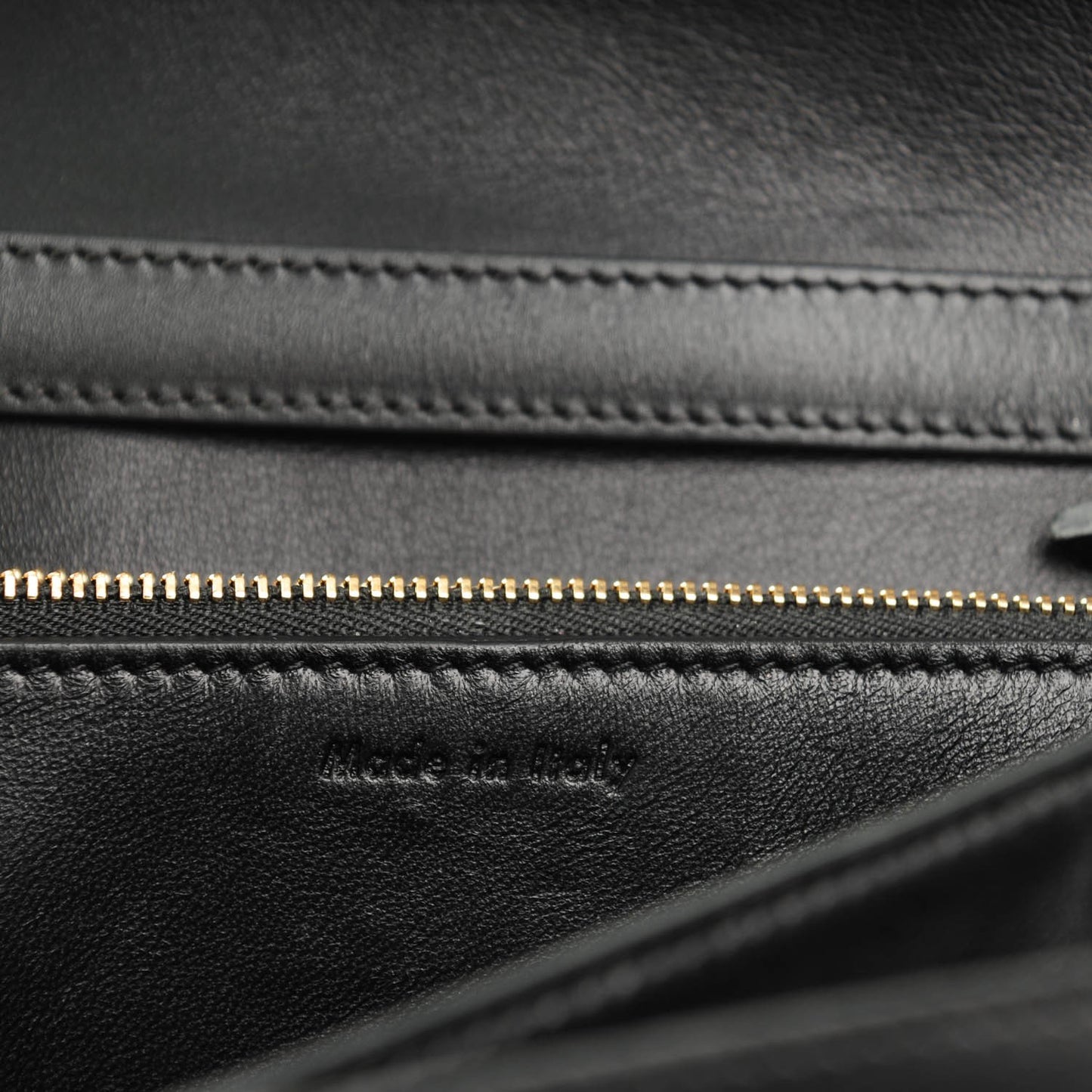 Box Calfskin Medium Classic Box Flap Bag Black