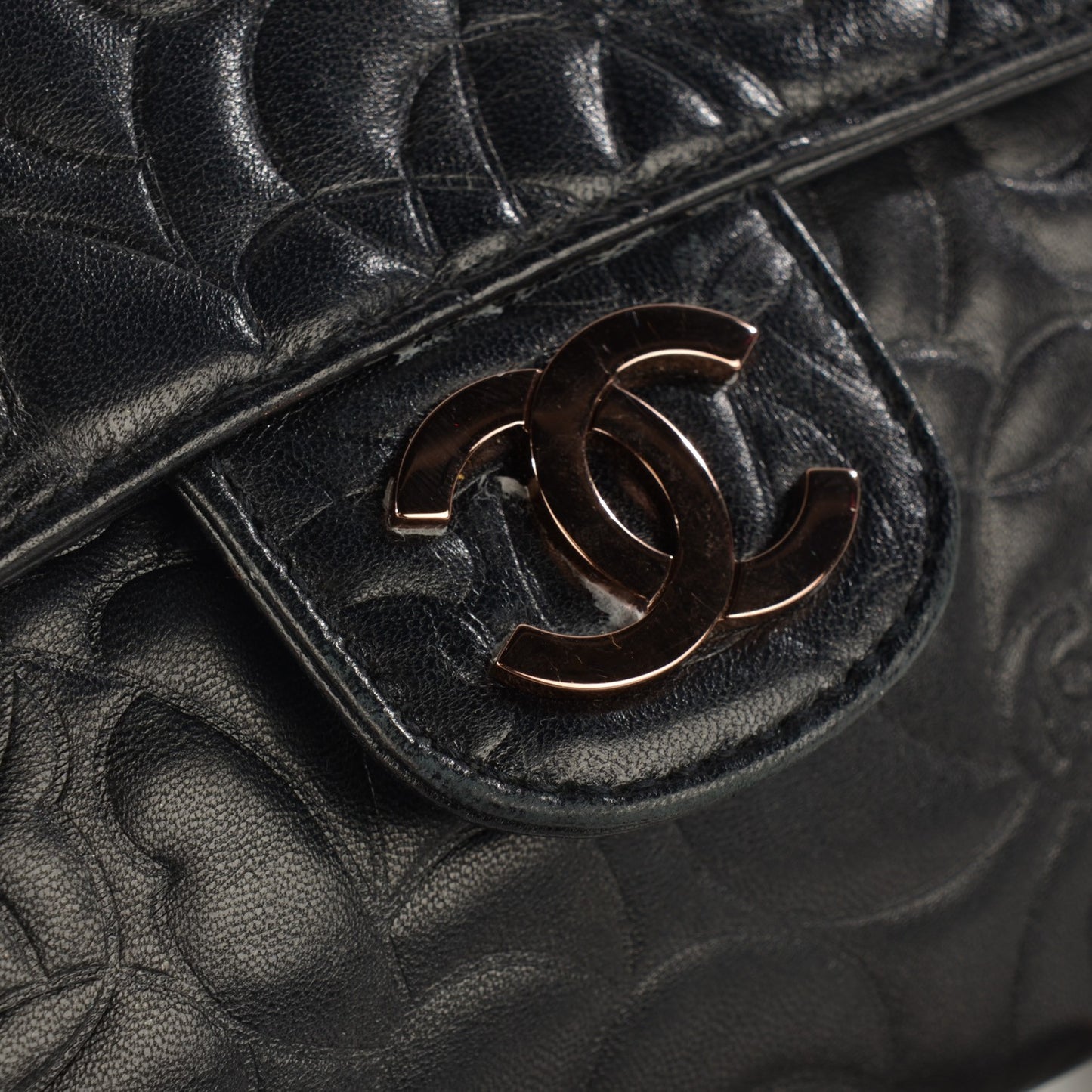 Lambskin Camellia Embossed Flap Pochette Black