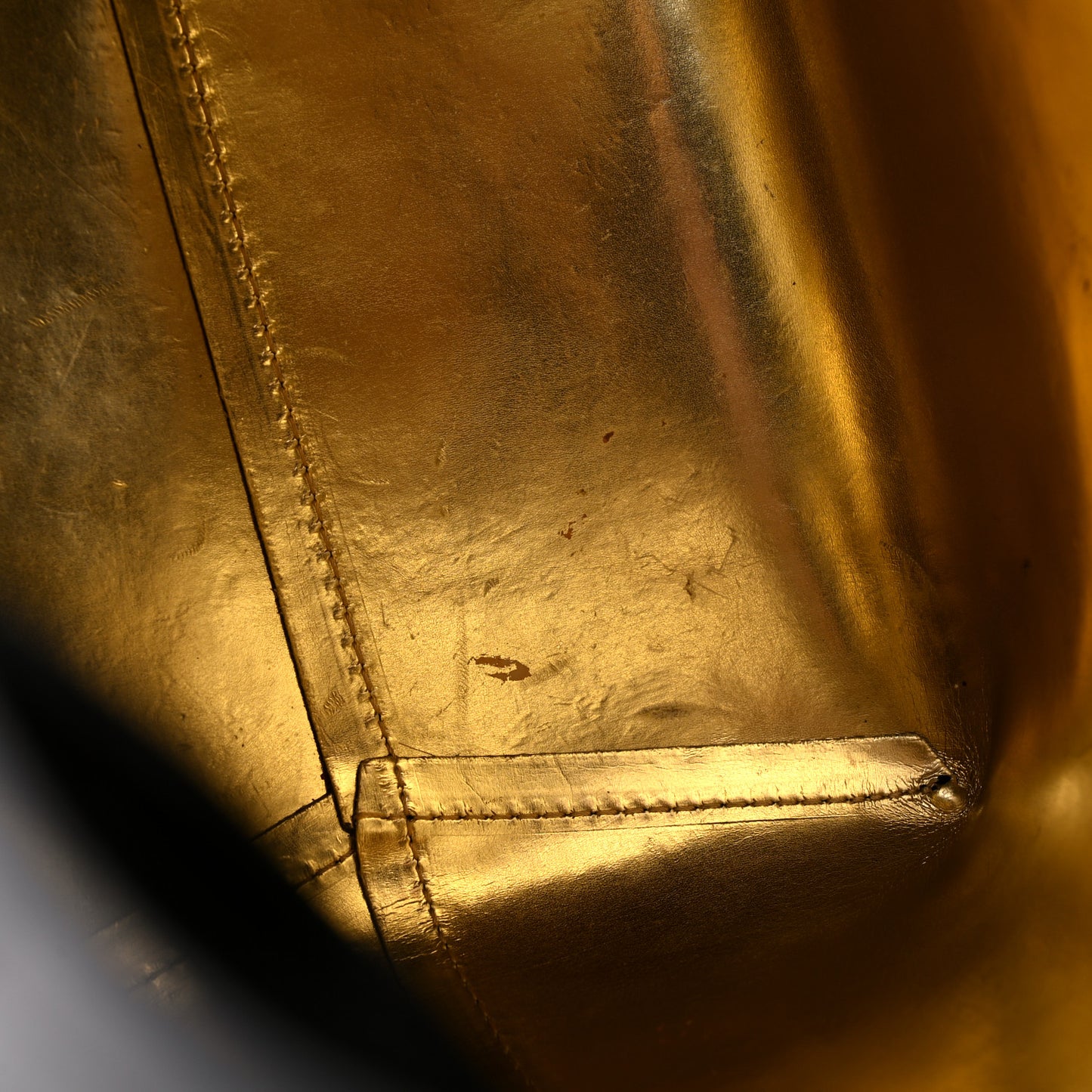 Vegetable Tanned Calfskin Bucket Bag Black Oro