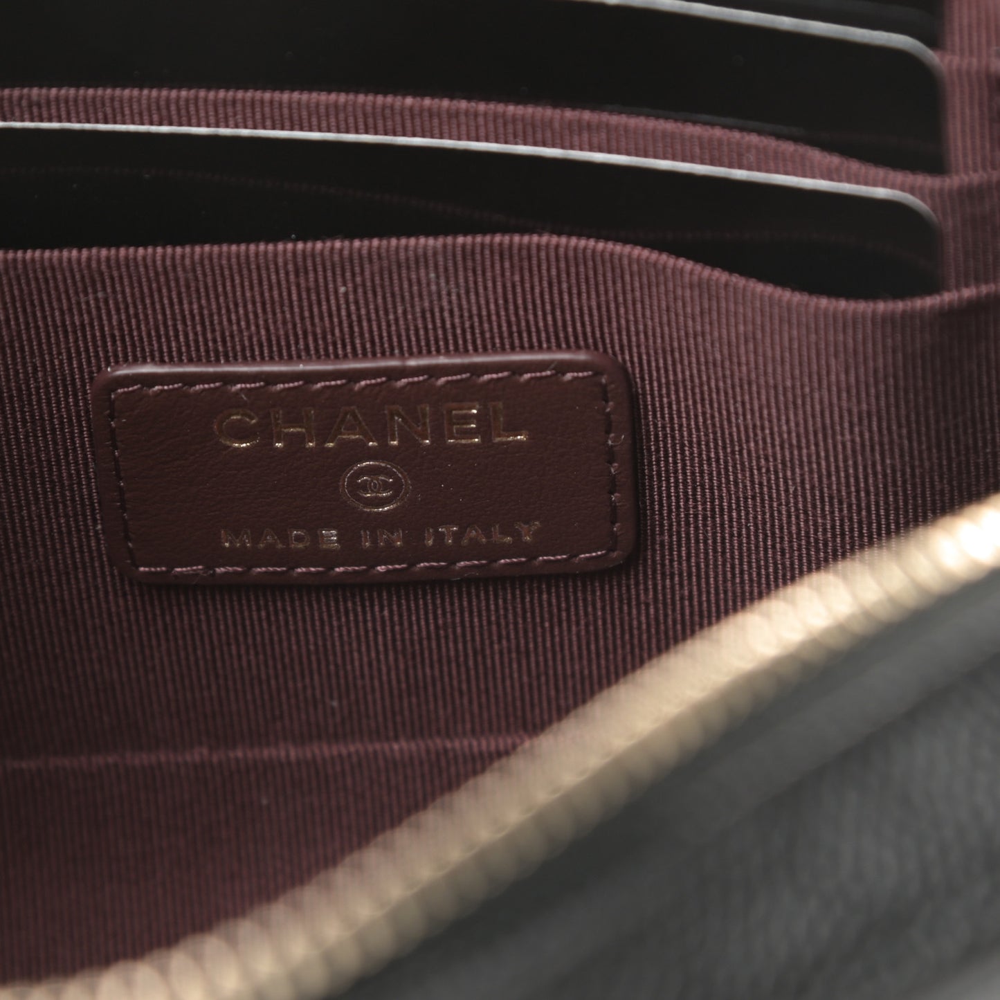 Caviar Quilted Vanity With Chain Black