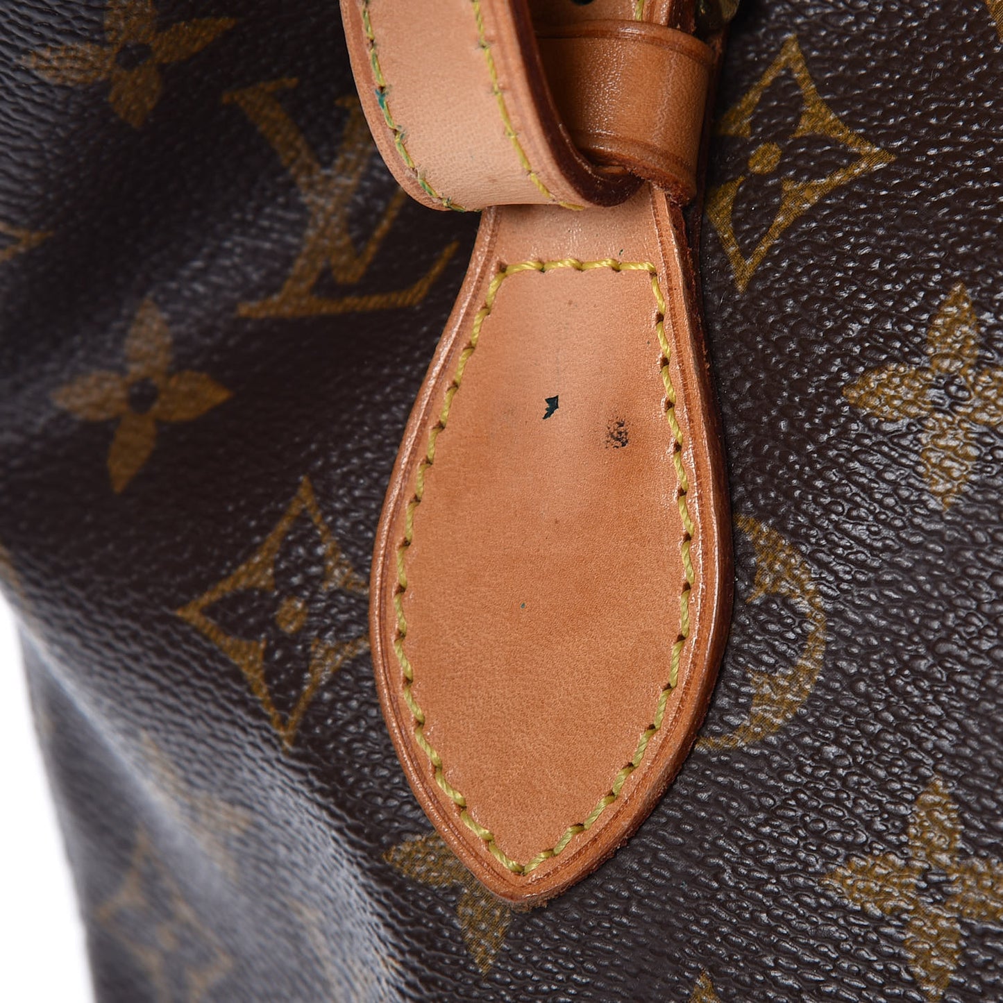 Monogram Petit Bucket 23