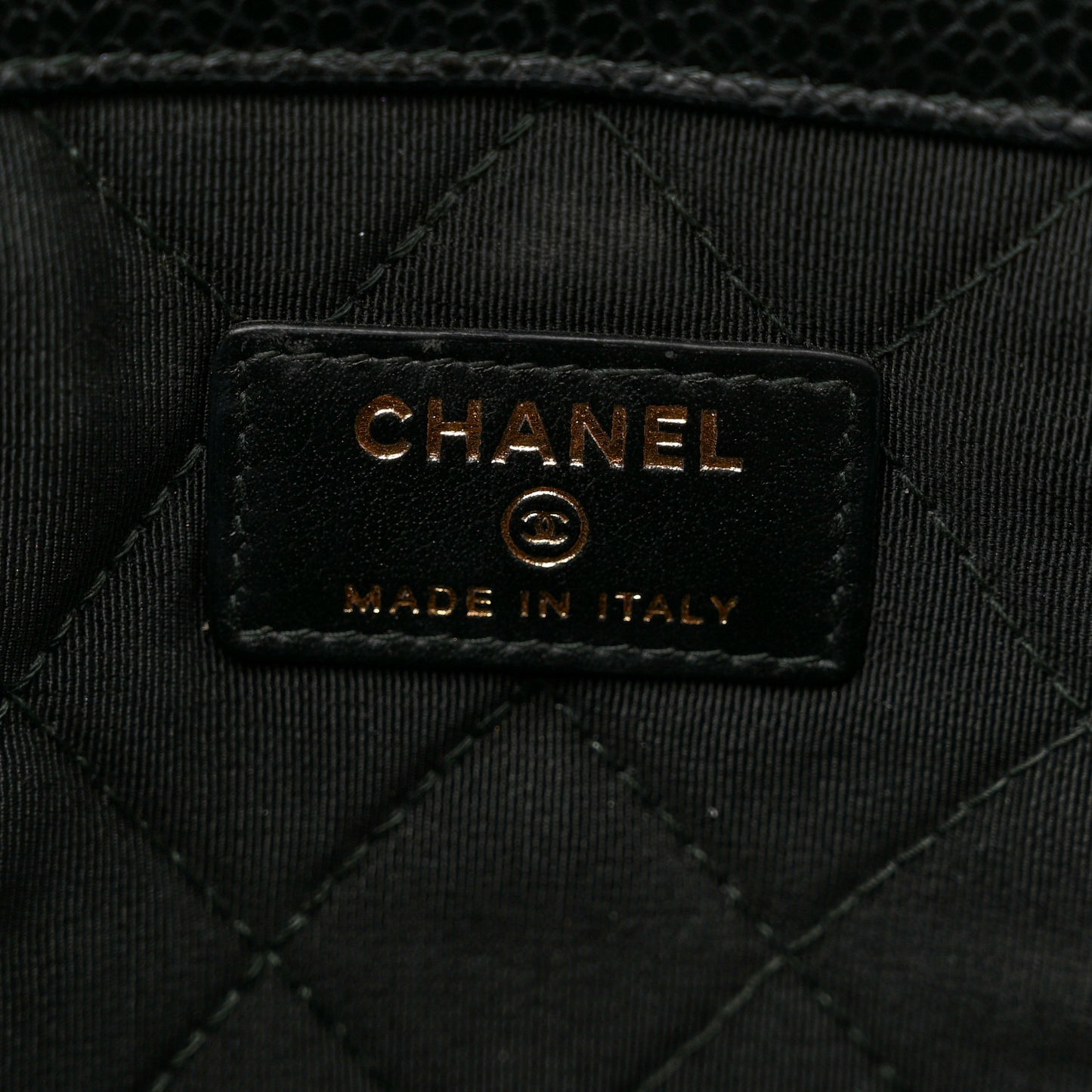 Caviar Quilted Medium Golden Class Pouch Black