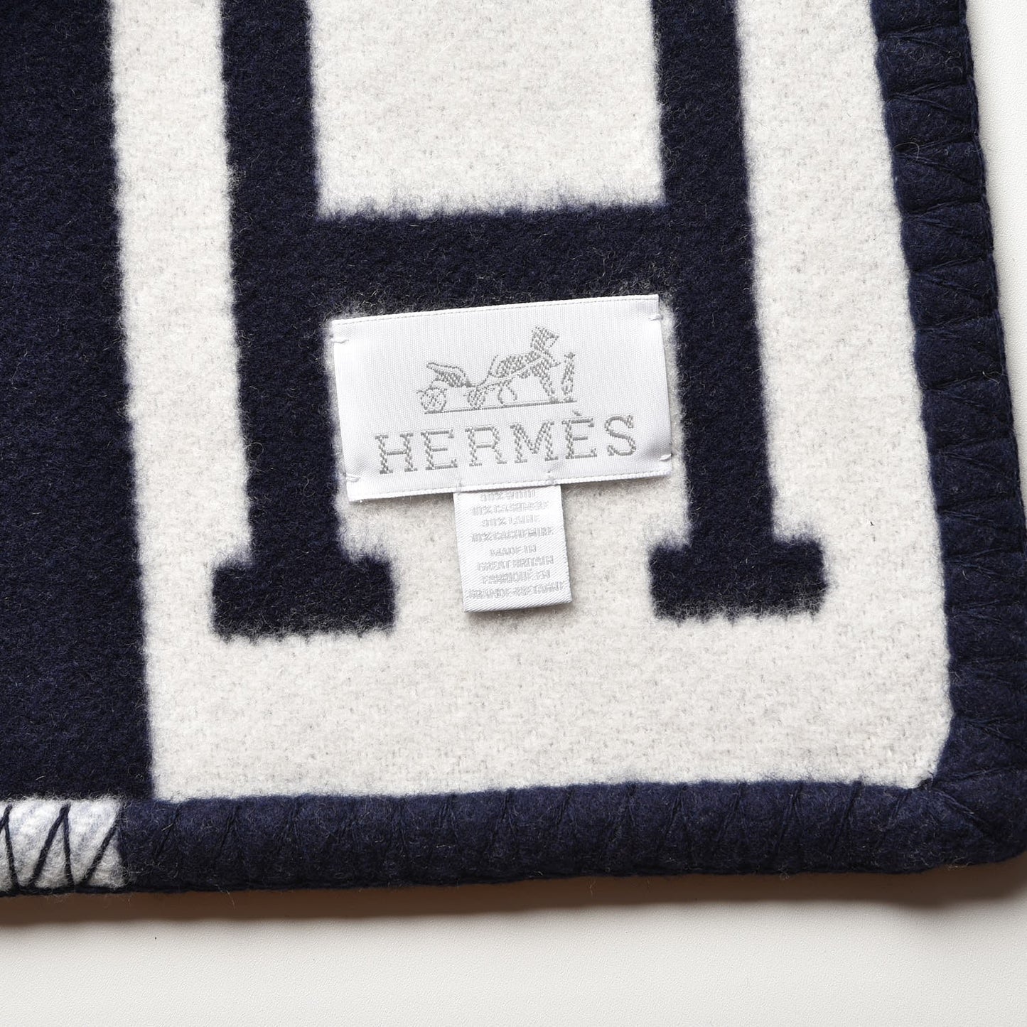Wool Cashmere Avalon III Blanket Caban Ecru