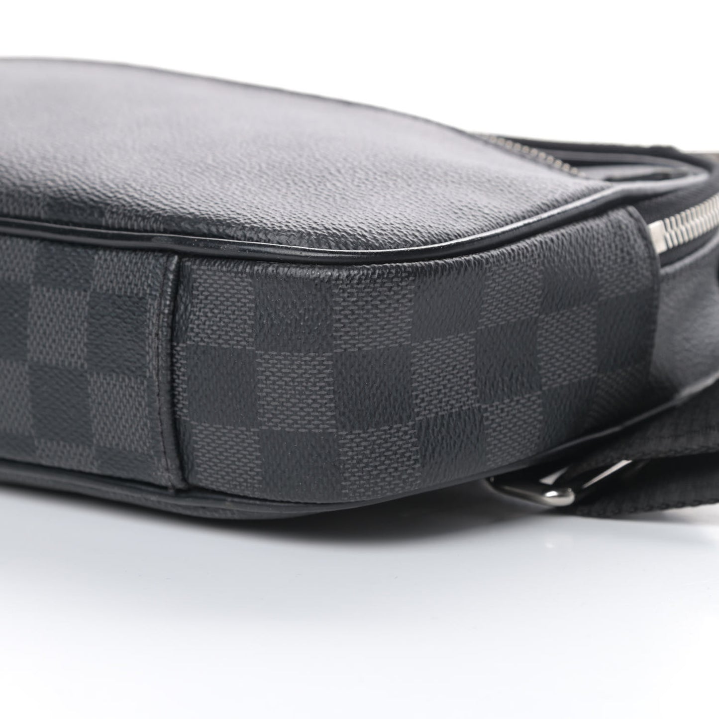 Damier Graphite Ambler
