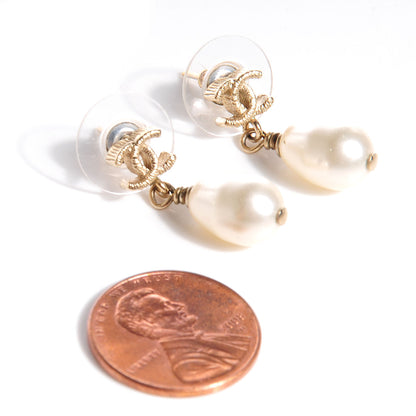 Chanel CC Pearl Drop Earrings Gold 2 of 4