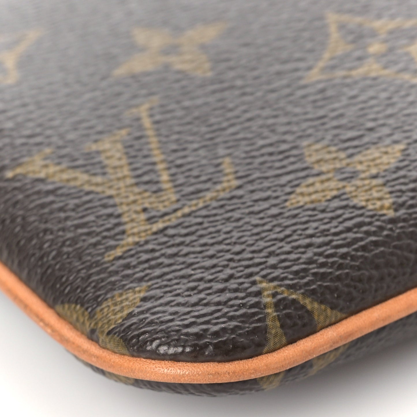 Monogram Pochette Milla MM