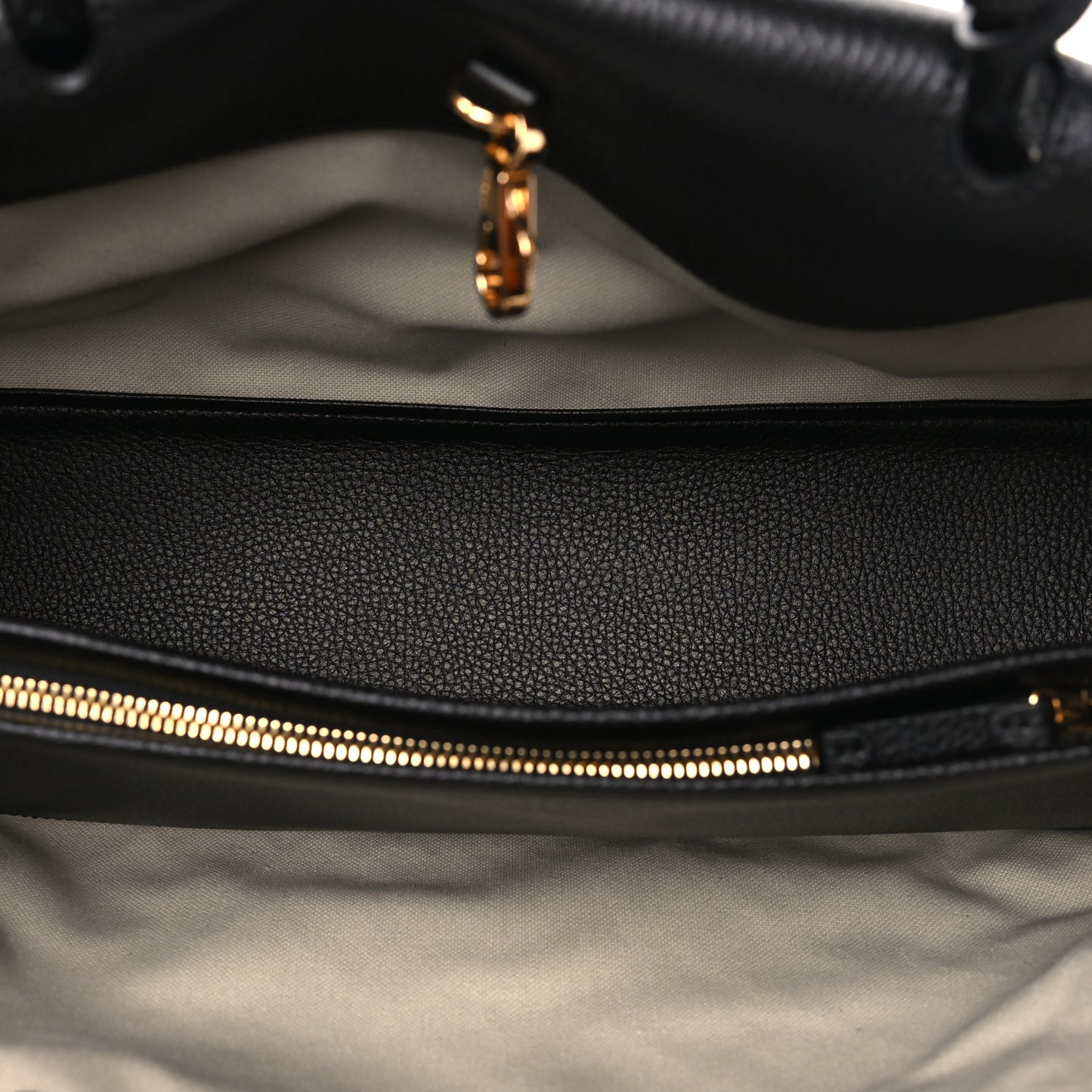 Grained Calfskin Stitched Urban Essentials Large Shopping Bag Black
