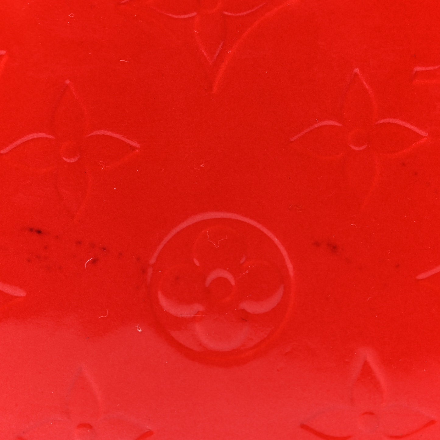 Vernis Zippy Wallet Rouge Grenadine