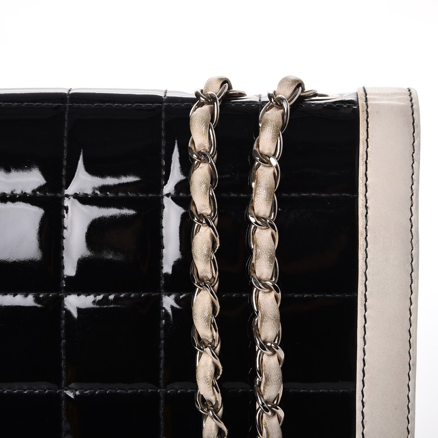 Patent Square Quilted Flap White Black