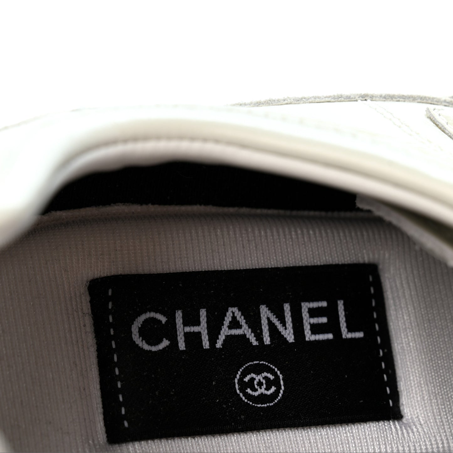 Suede Calfskin Quilted CC Sneakers 39 White Black