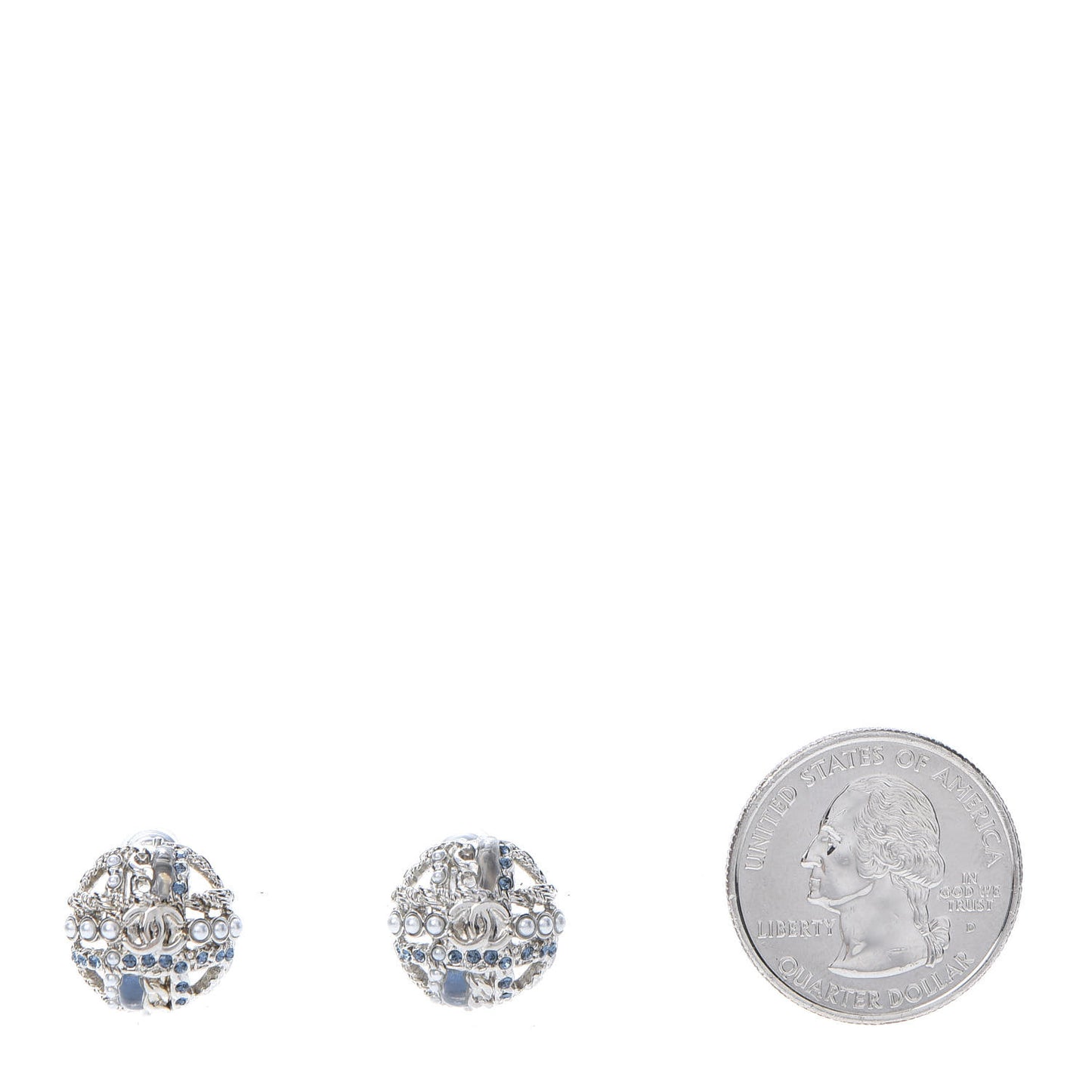 Pearl CC Round Earrings Silver Blue