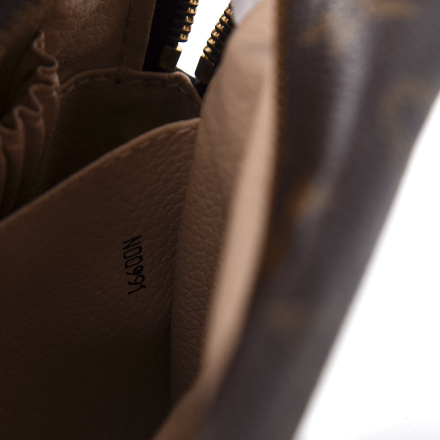 Louis Vuitton Monogram Trousse Toilette 28 9 of 9