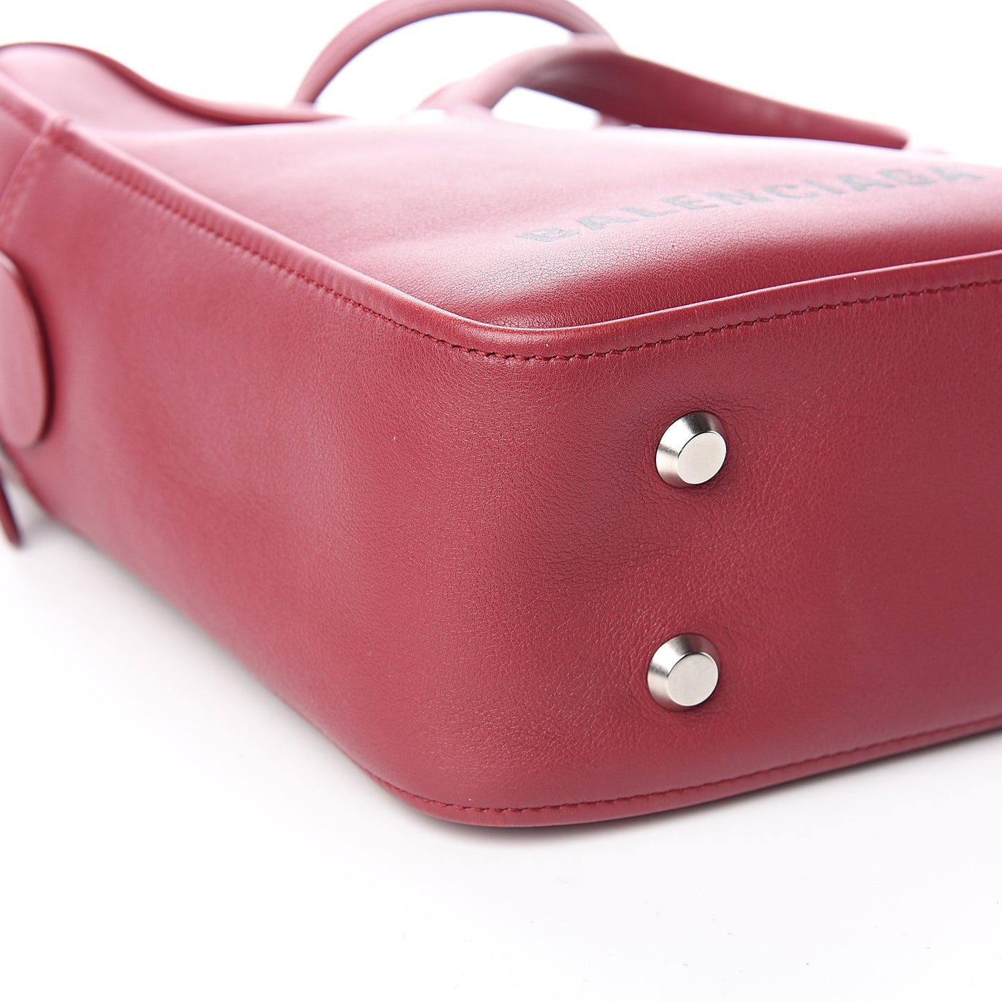 Shiny Day Calfskin S Triangle Duffle Rouge Grenat