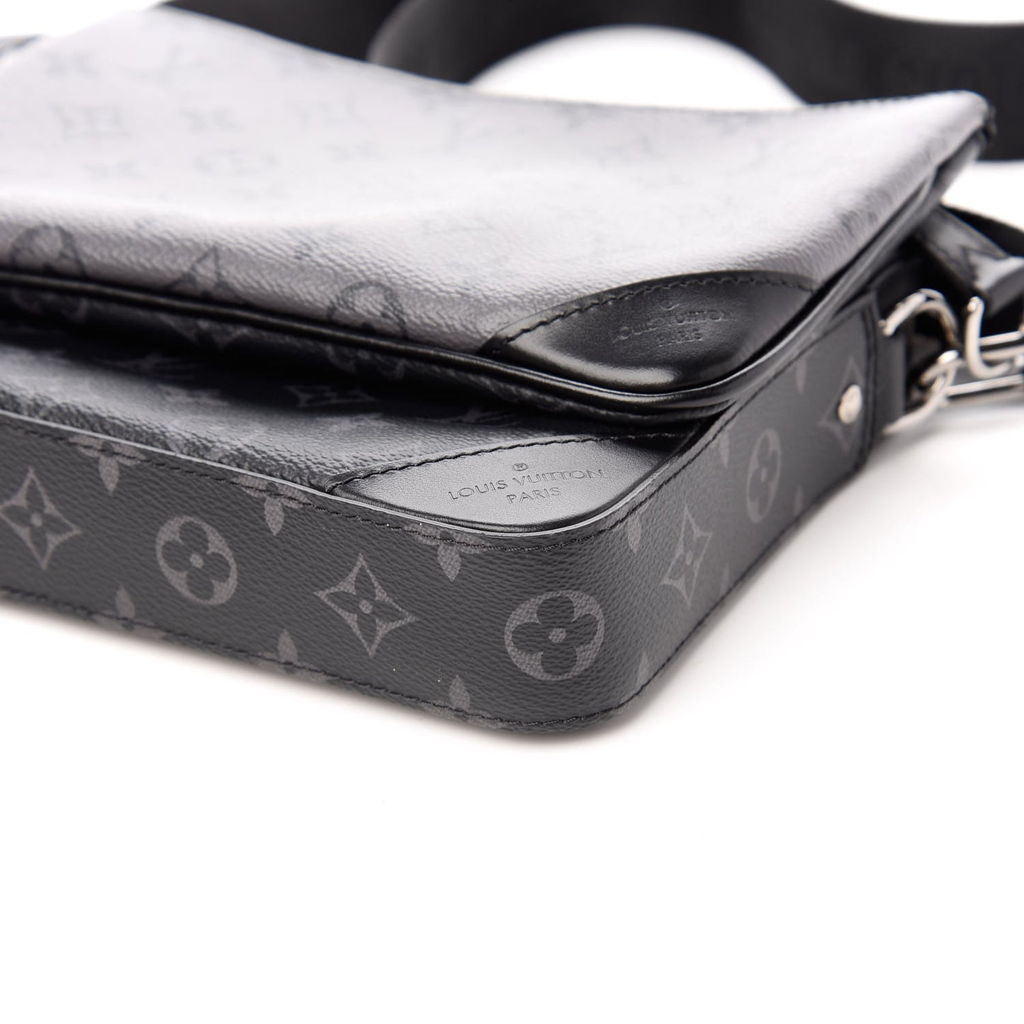 Reverse Monogram Eclipse Trio Messenger