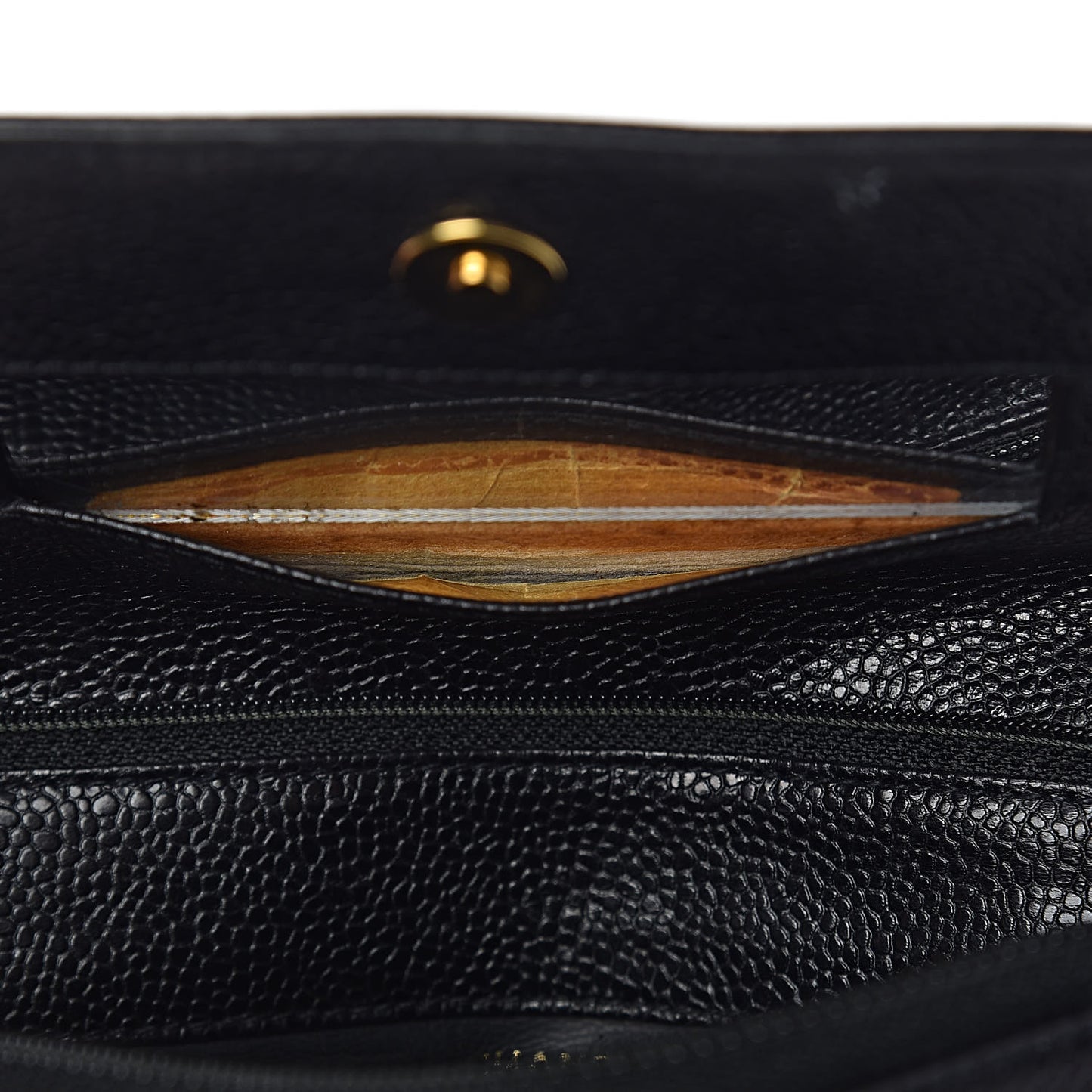 Caviar Timeless CC Flap Pouch Black