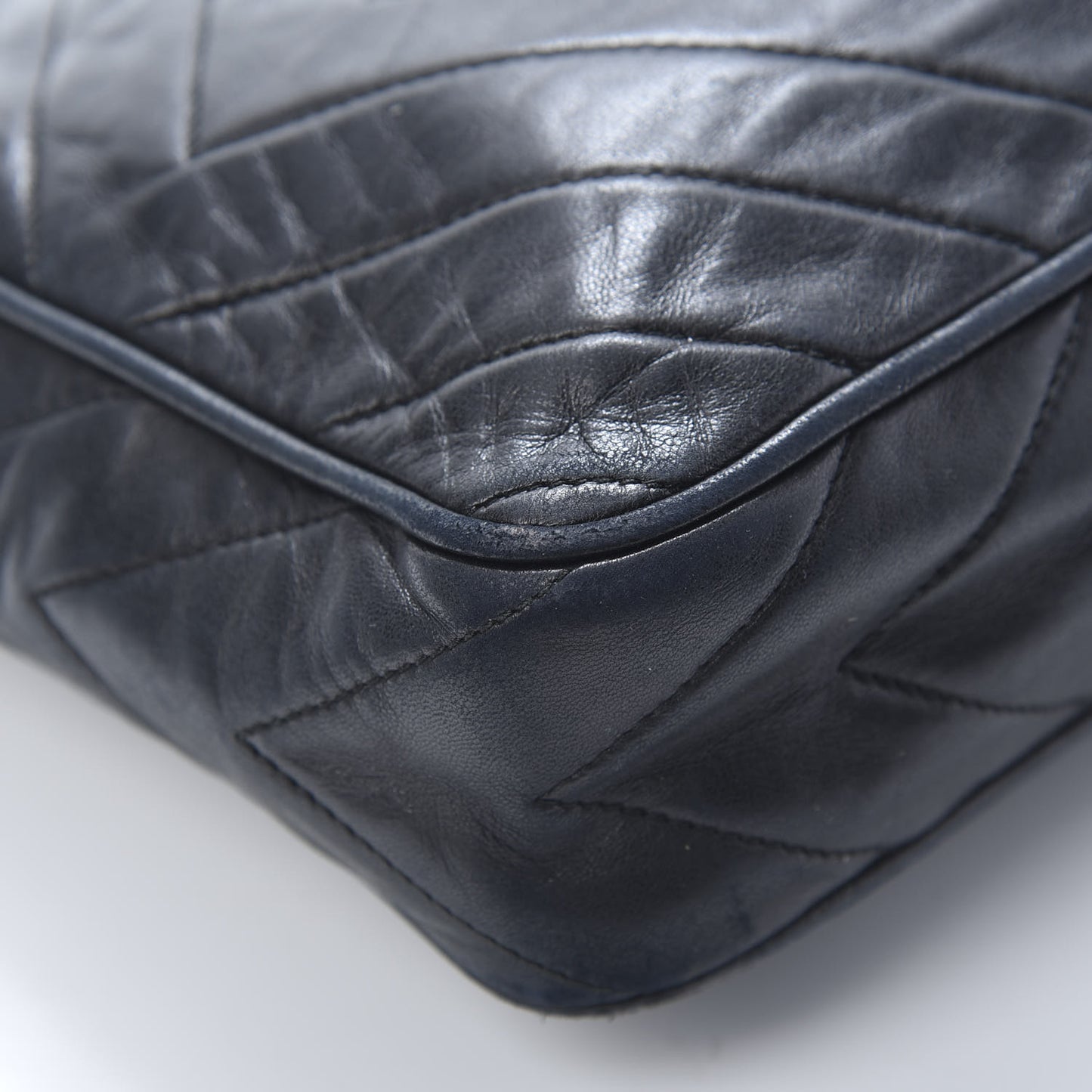 Lambskin Chevron Quilted Tassel Camera Case Black