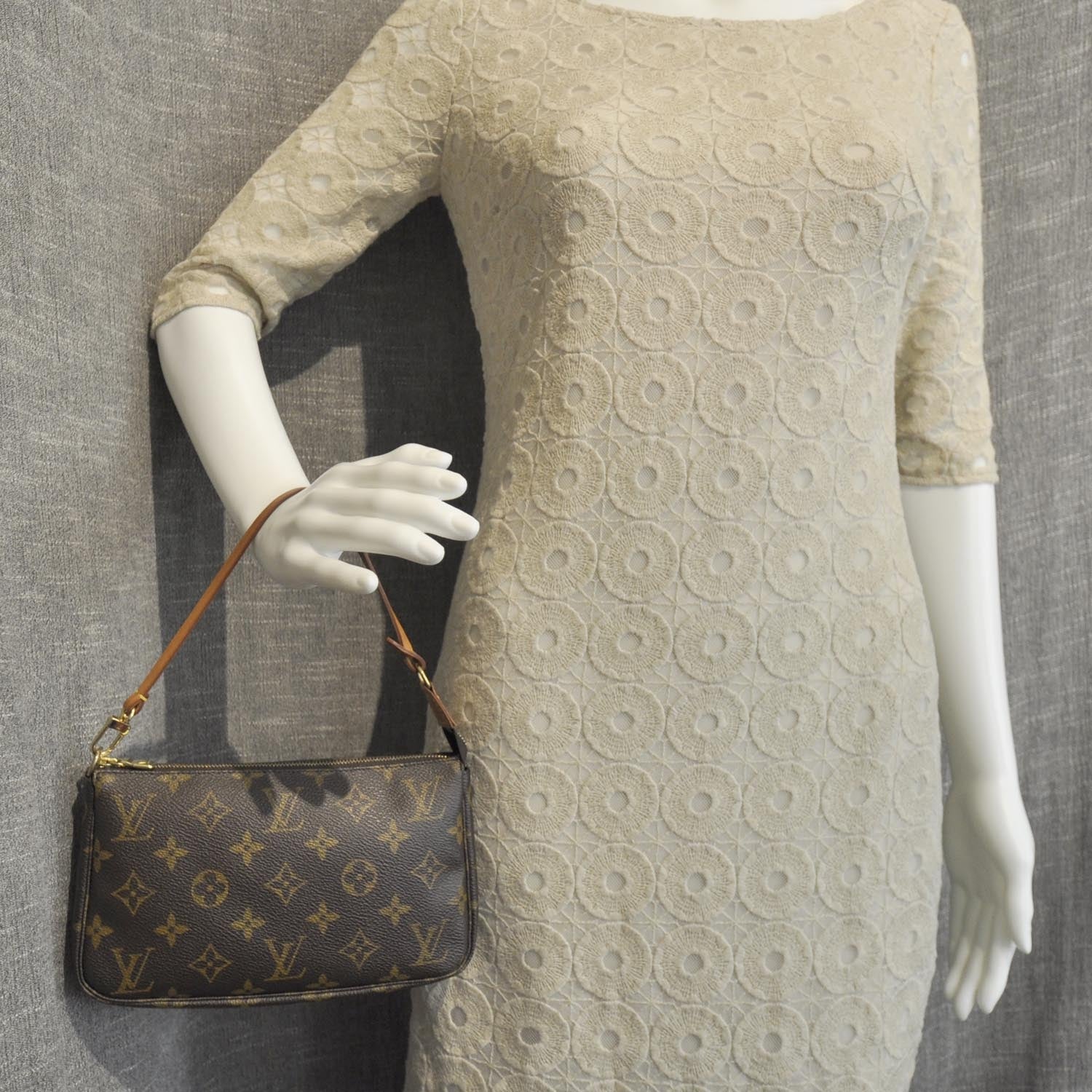 Louis Vuitton Monogram Pochette Accessories Bag 3 of 9