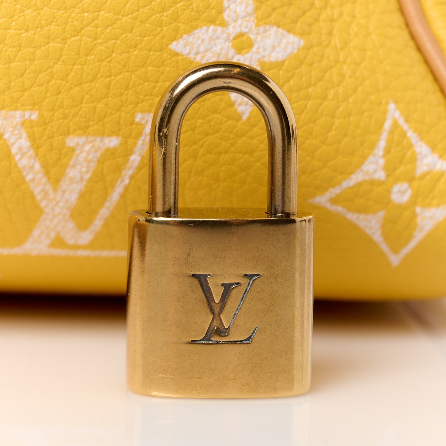 Calfskin Monogram Speedy P9 Bandouliere 25 Jaune Mat