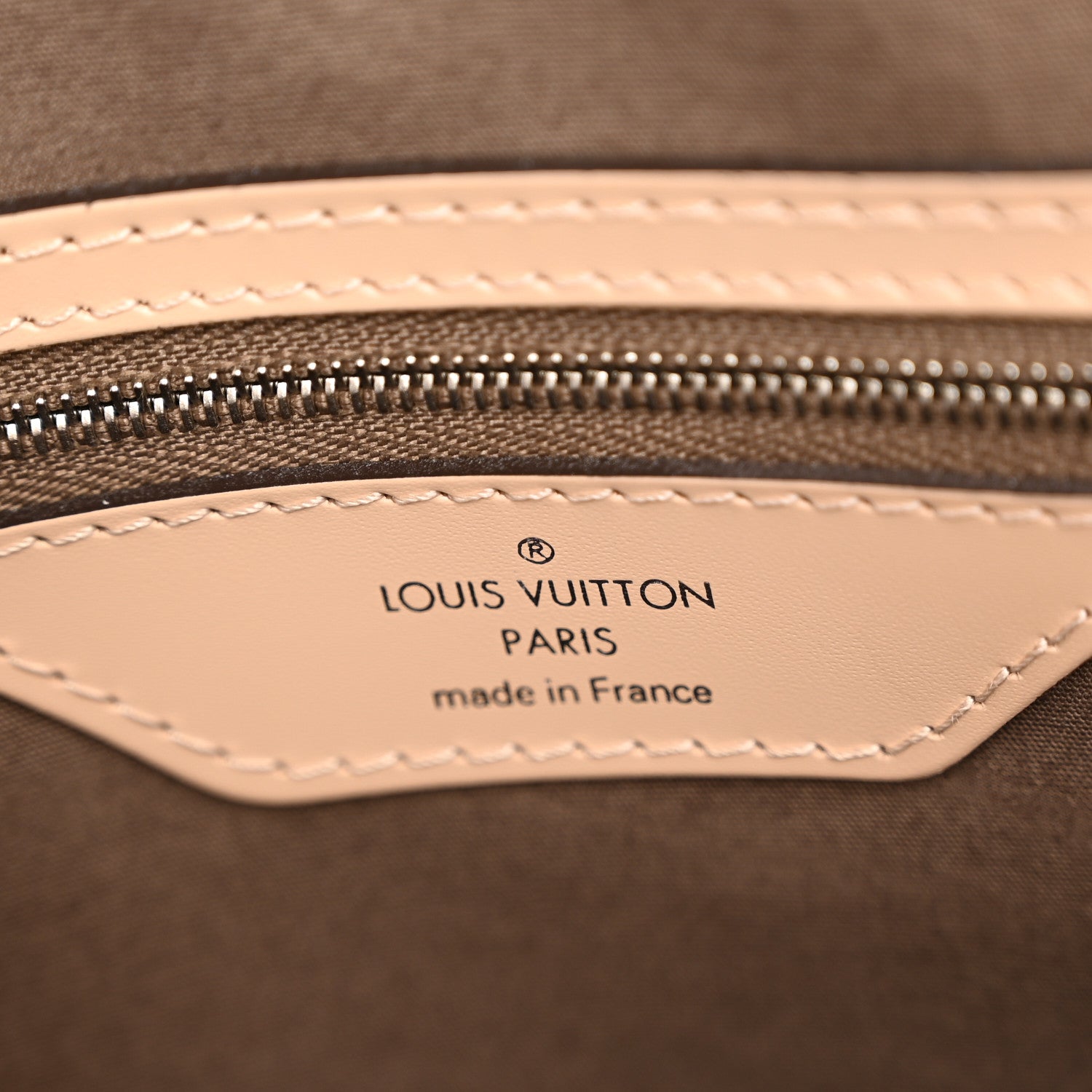 Louis Vuitton Epi Brea MM Dune 6 of 12