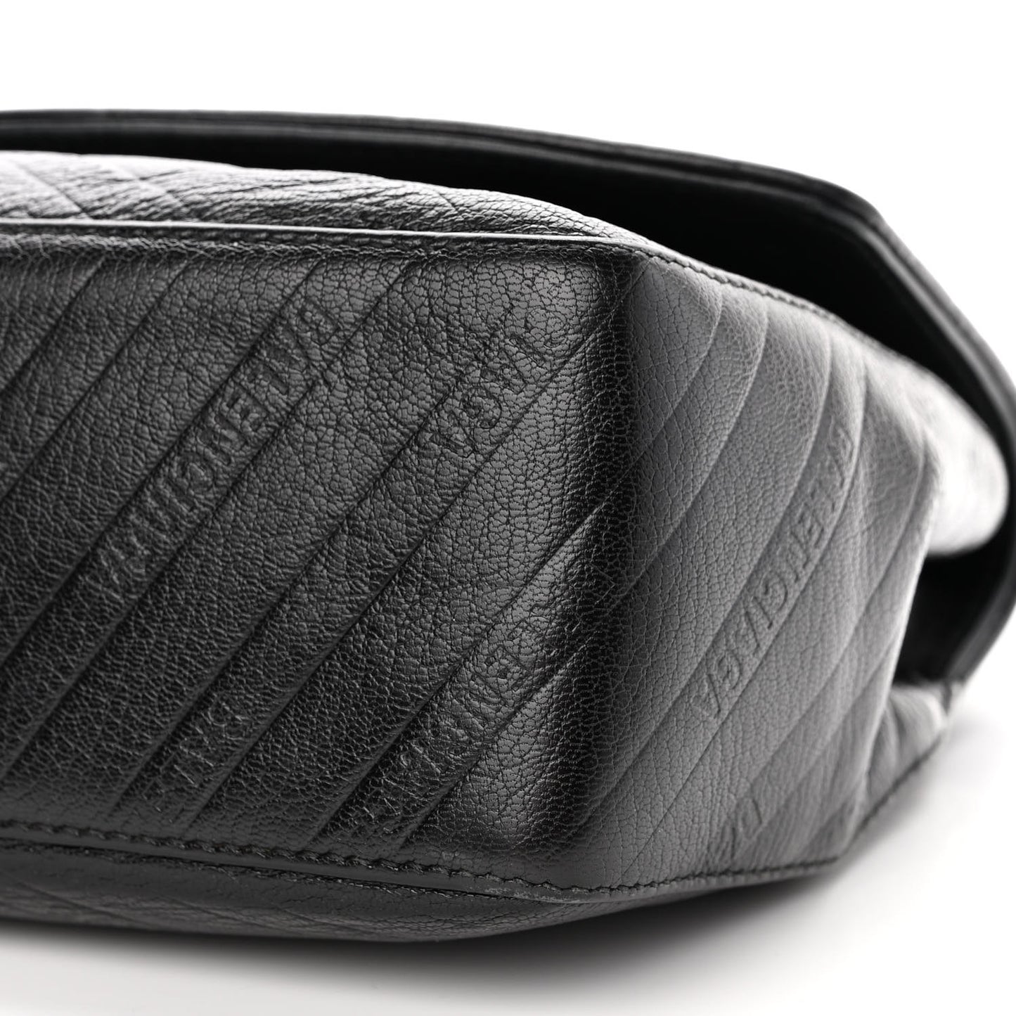 Shiny Goatksin Logo Embossed Monochrome M BB Round Shoulder Bag Black