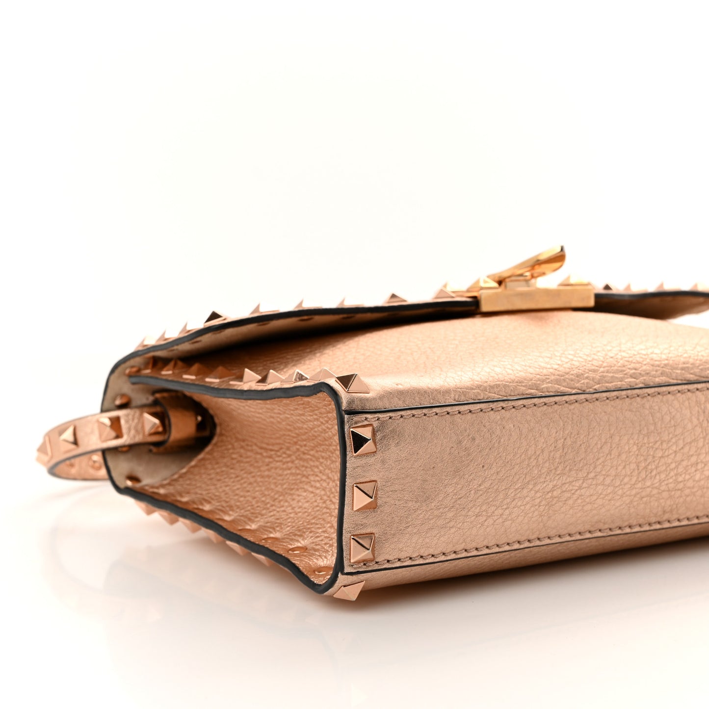 Metallic Pebbled Calfskin Medium Rockstud Flip Lock Crossbody Bag Rame