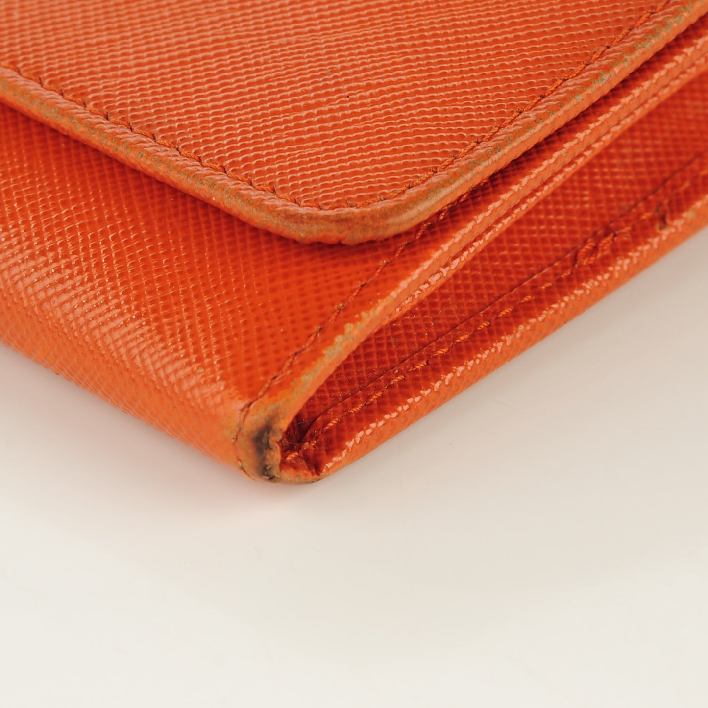 Saffiano Metal Oro Chain Wallet Papaya