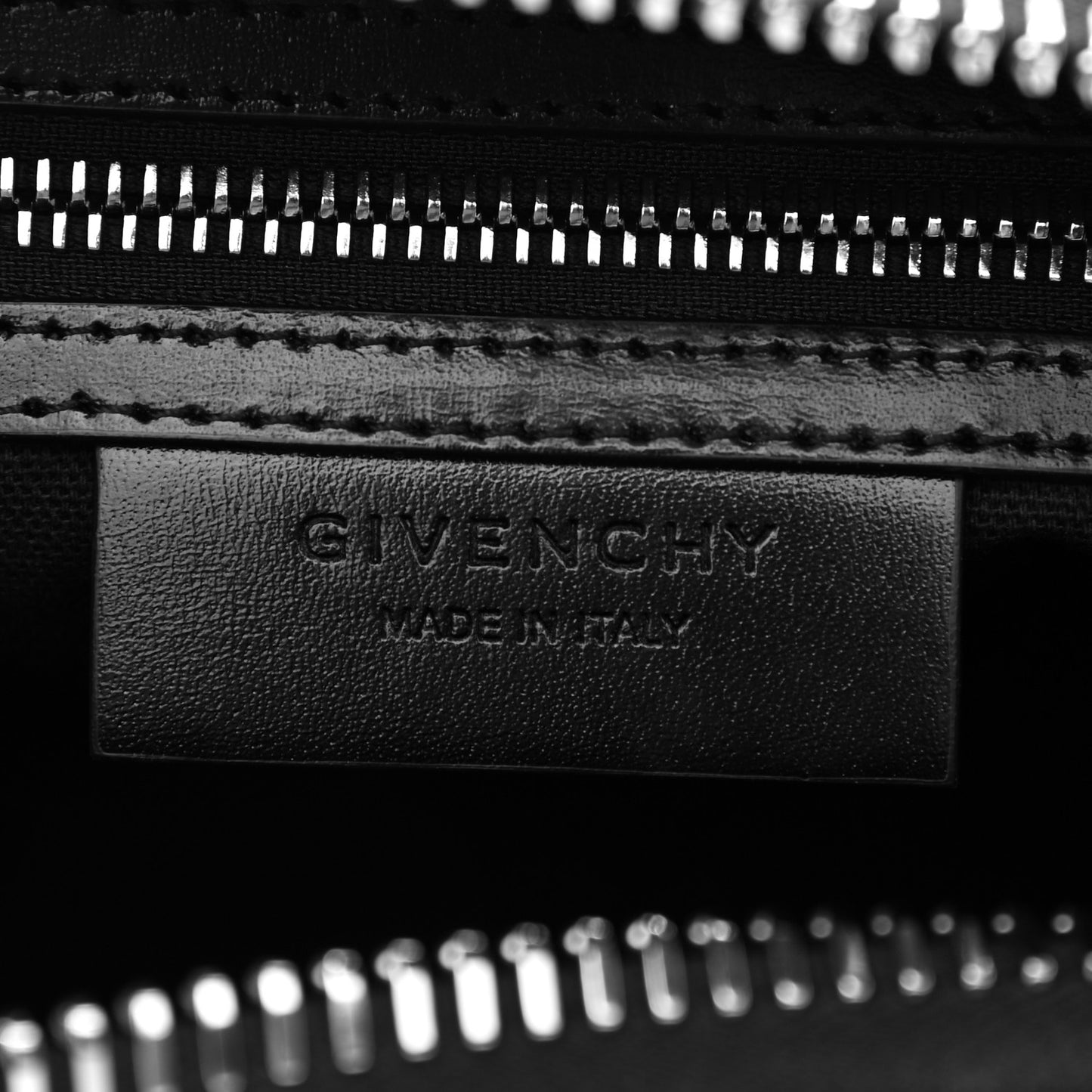 Shiny Lord Calfskin Mini Antigona Black