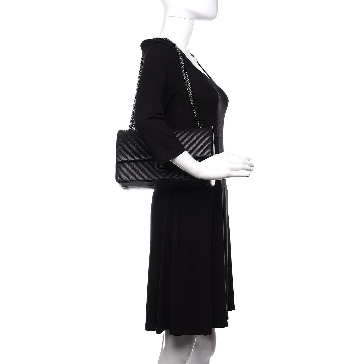 Chanel Aged Calfskin Chevron Quilted 2.55 Reissue 226 So Black 3 of 14