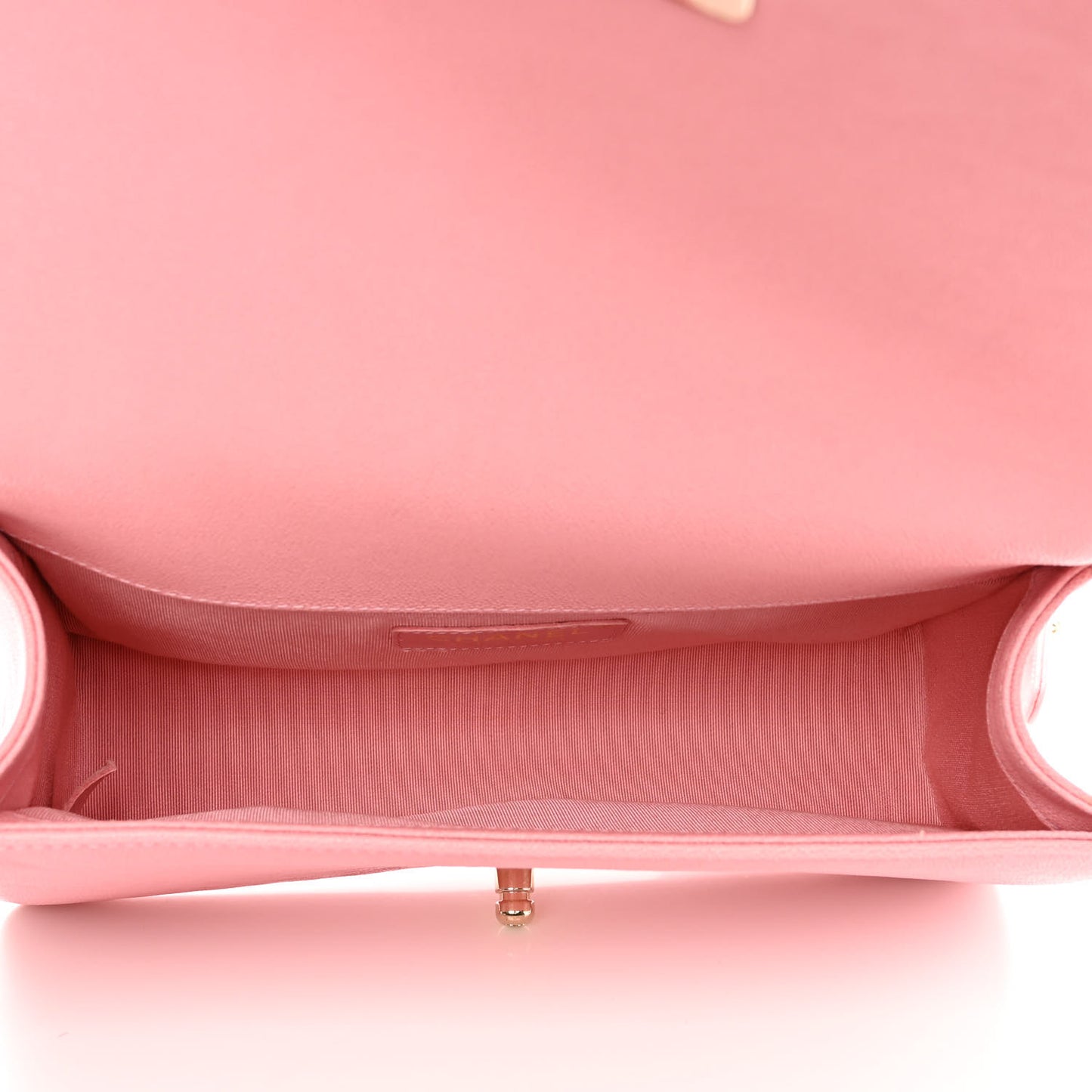 Caviar Quilted Medium Boy Flap Light Pink