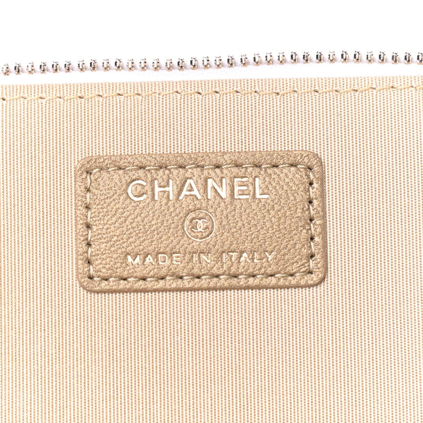 Lambskin Quilted Pearl Crush Small Vanity Case With Chain White