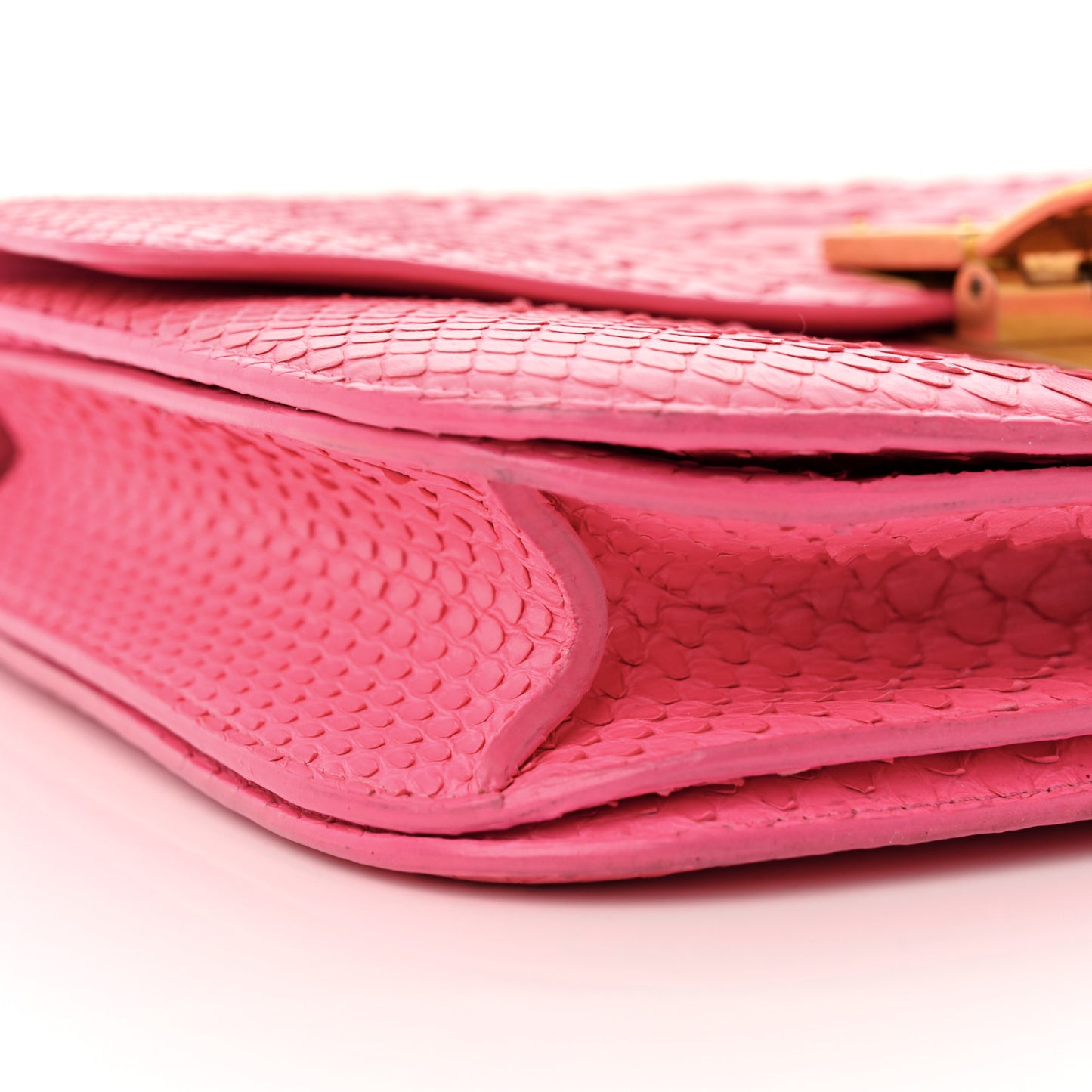 Snakeskin Medium Classic Box Flap Pink