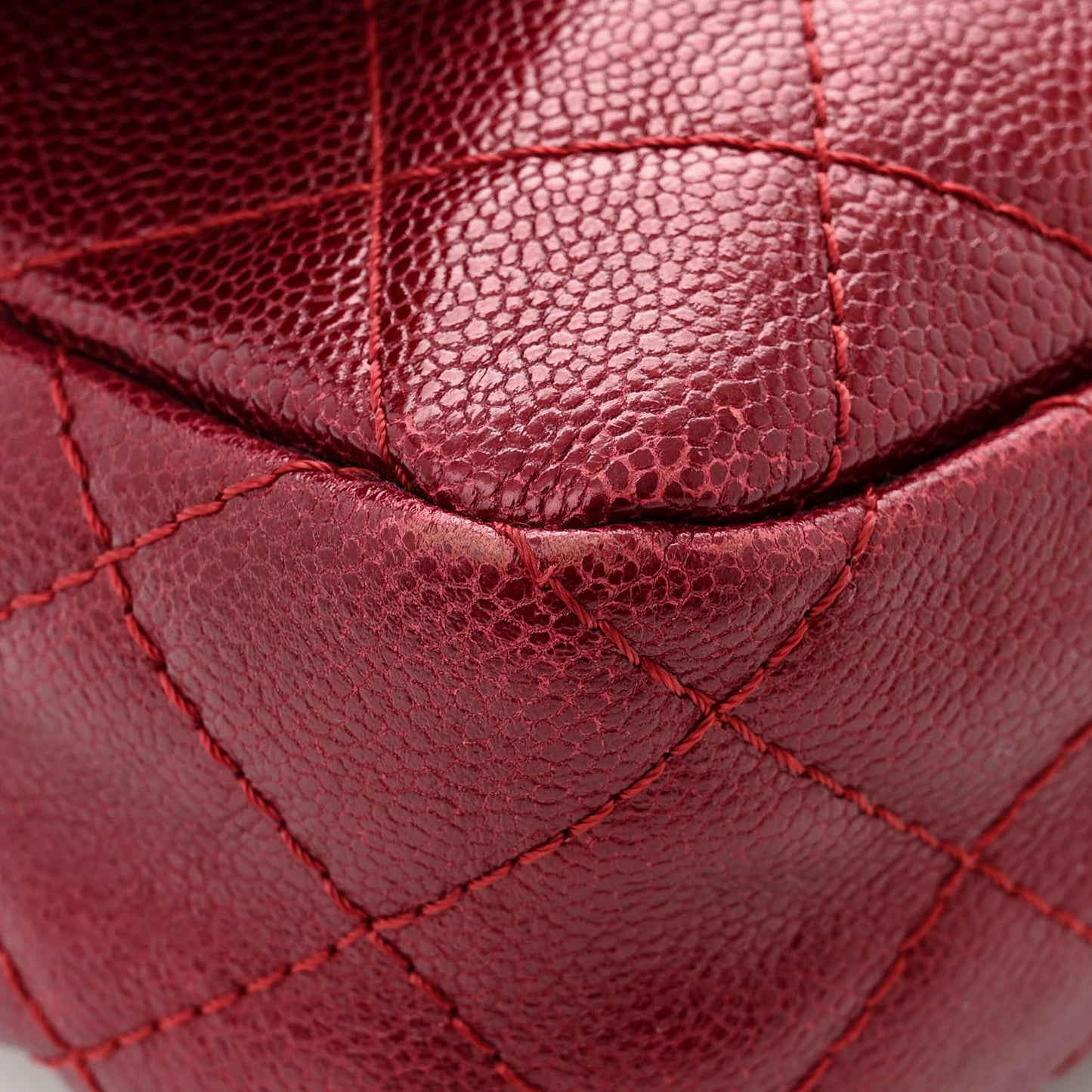 Iridescent Caviar Quilted Large Chic Flap Red