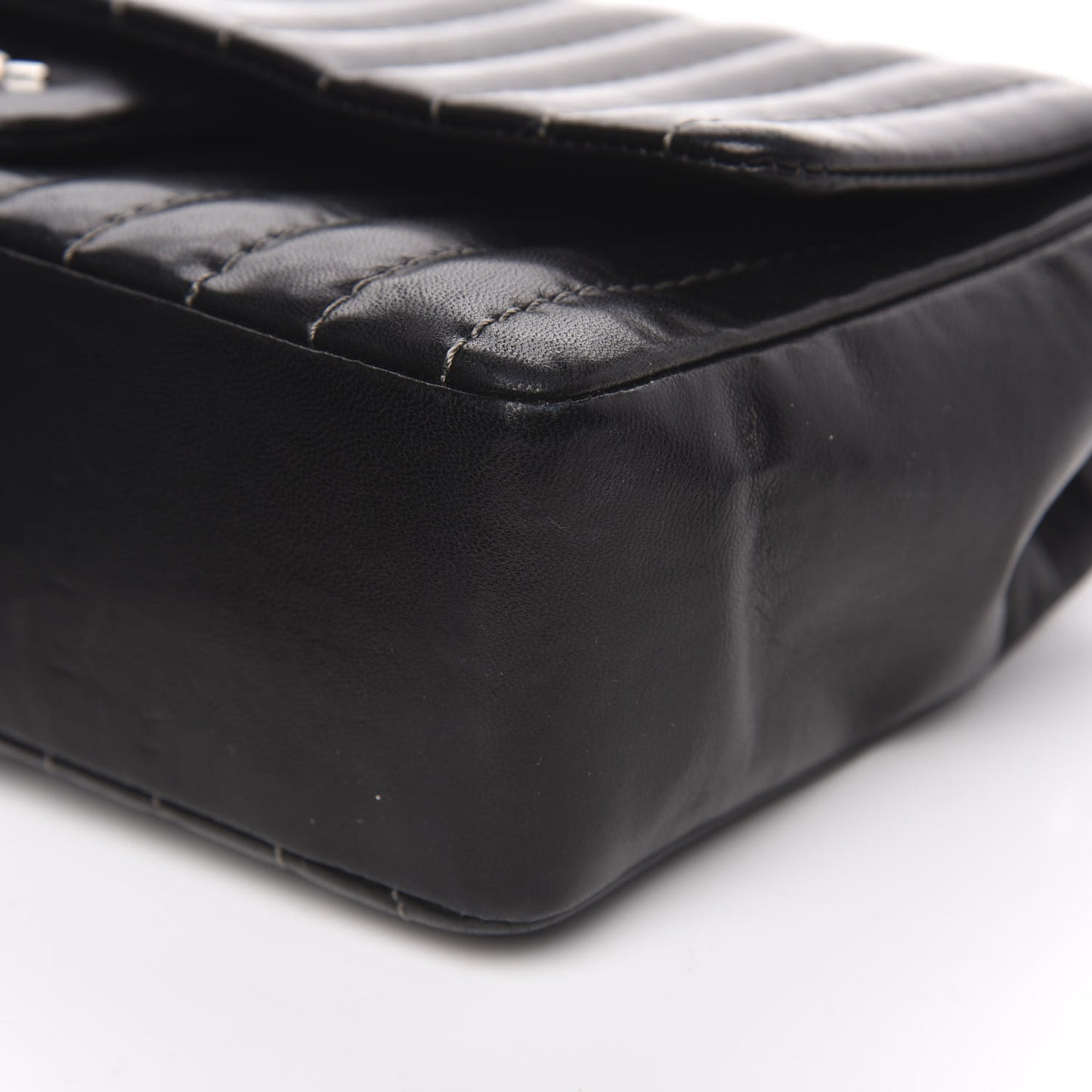 Lambskin Vertical Quilted Medium Single Flap Black
