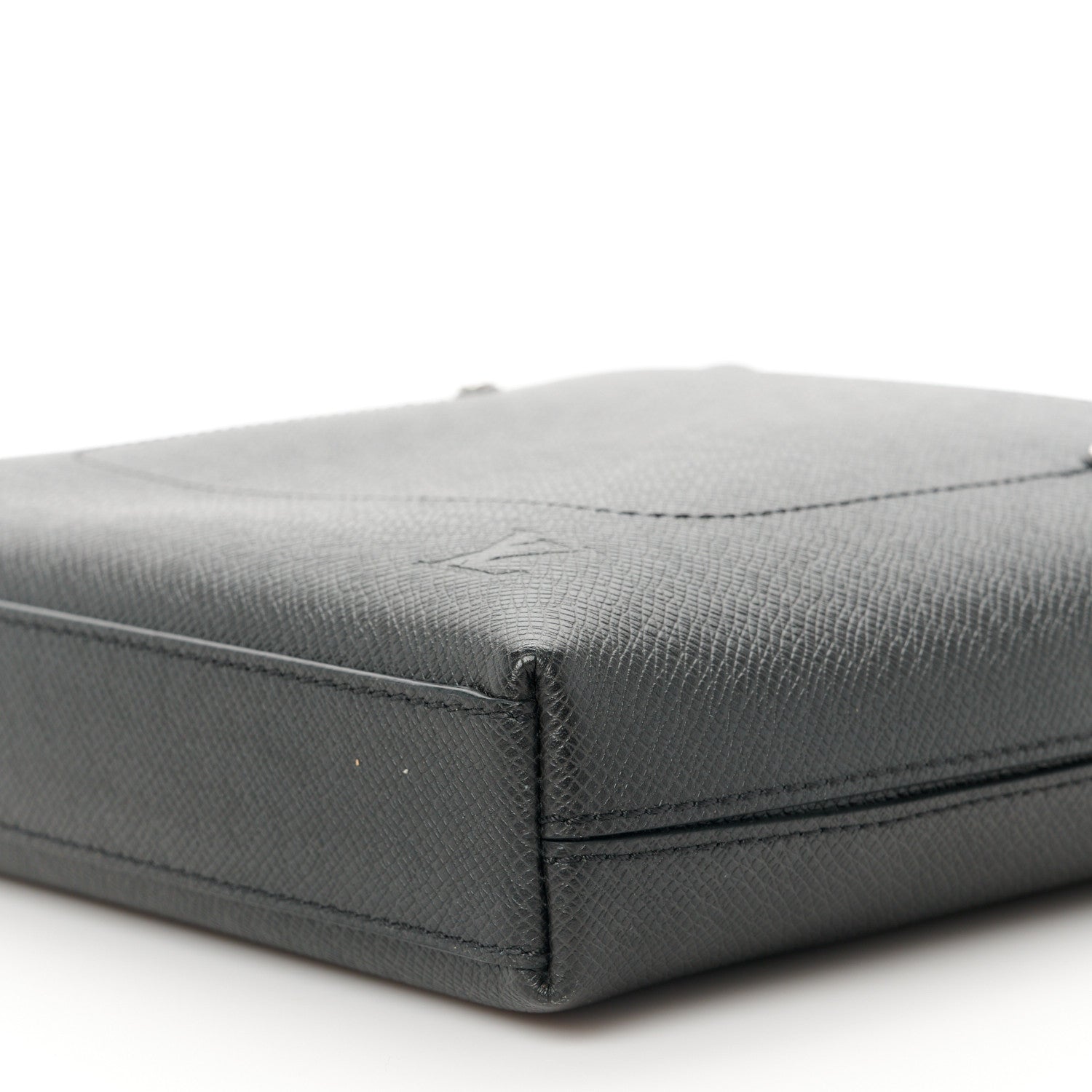 Louis Vuitton Taiga Grigori Pochette Ardoise 10 of 10