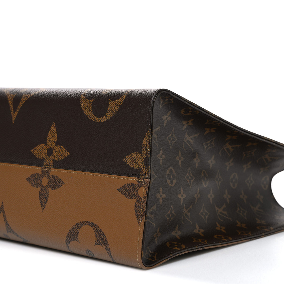 Reverse Monogram Giant Onthego GM