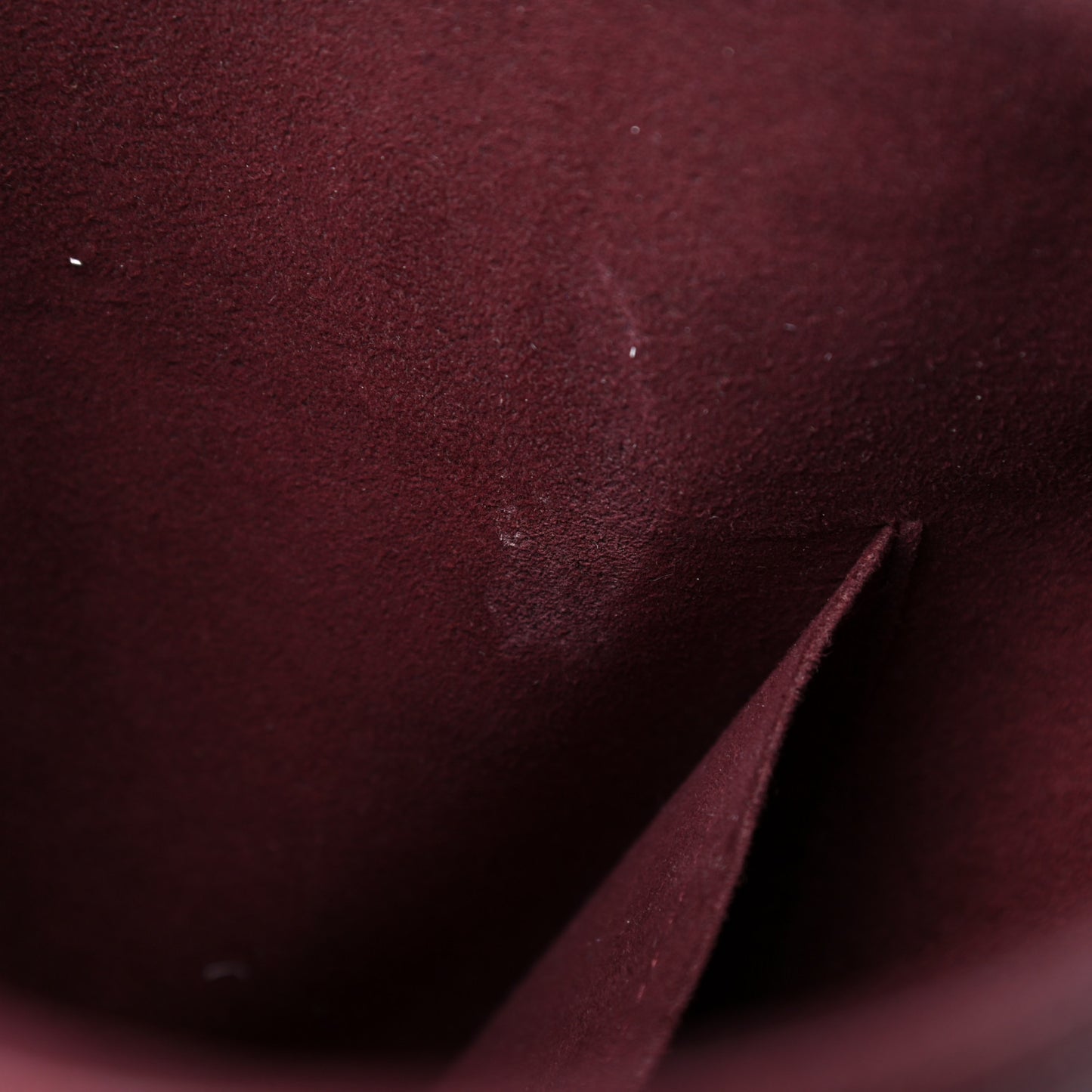 Monogram V Tote MM Bordeaux