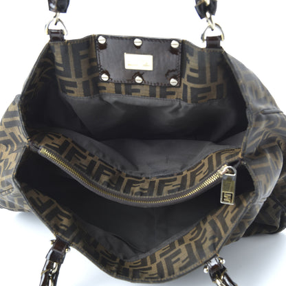 Prada Nylon Re-Edition 2005 Shoulder Bag Black 13 of 19