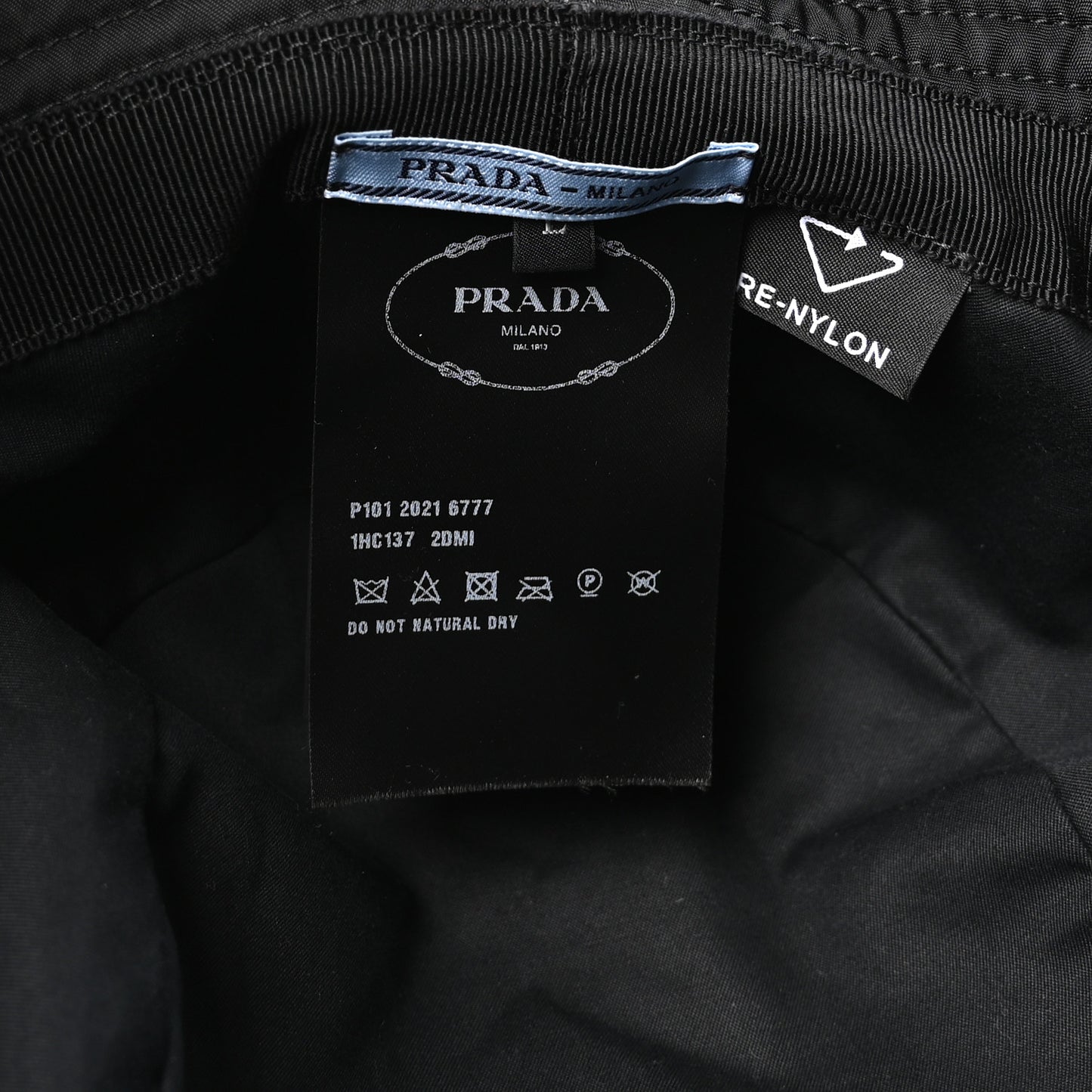Re-Nylon Metal Triangle Logo Womens Bucket Hat L Black