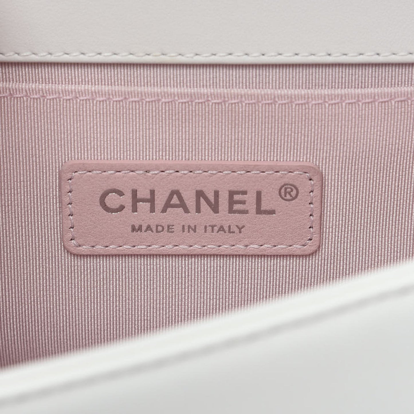 Calfskin Pearl Chevron Quilted Medium Boy Flap White