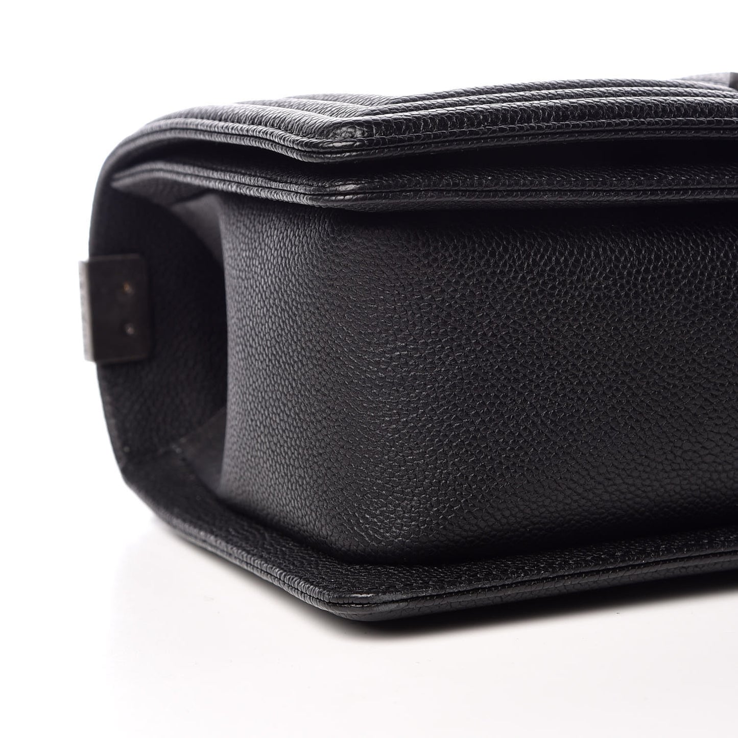 Caviar Quilted Medium Boy Flap Black