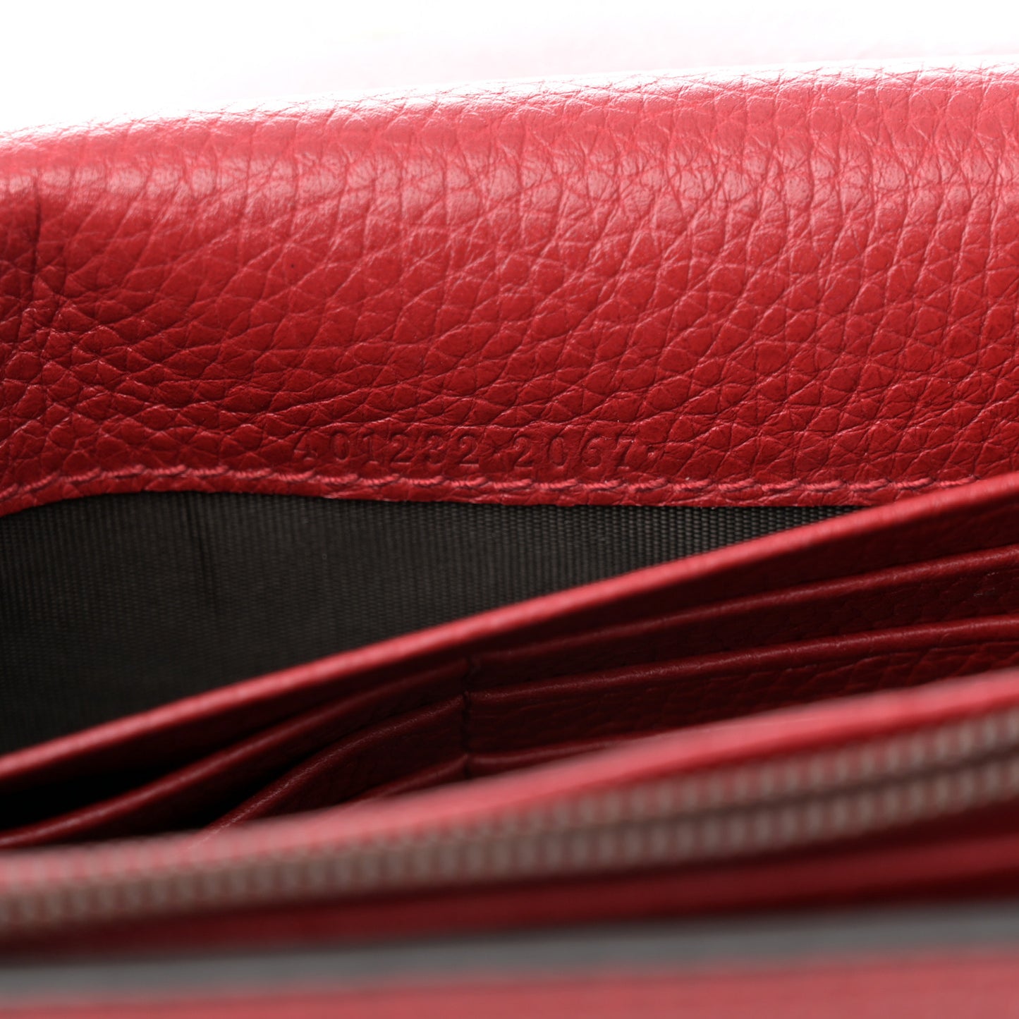 Calfskin GG Marmont Chain Wallet Vulcanic Red