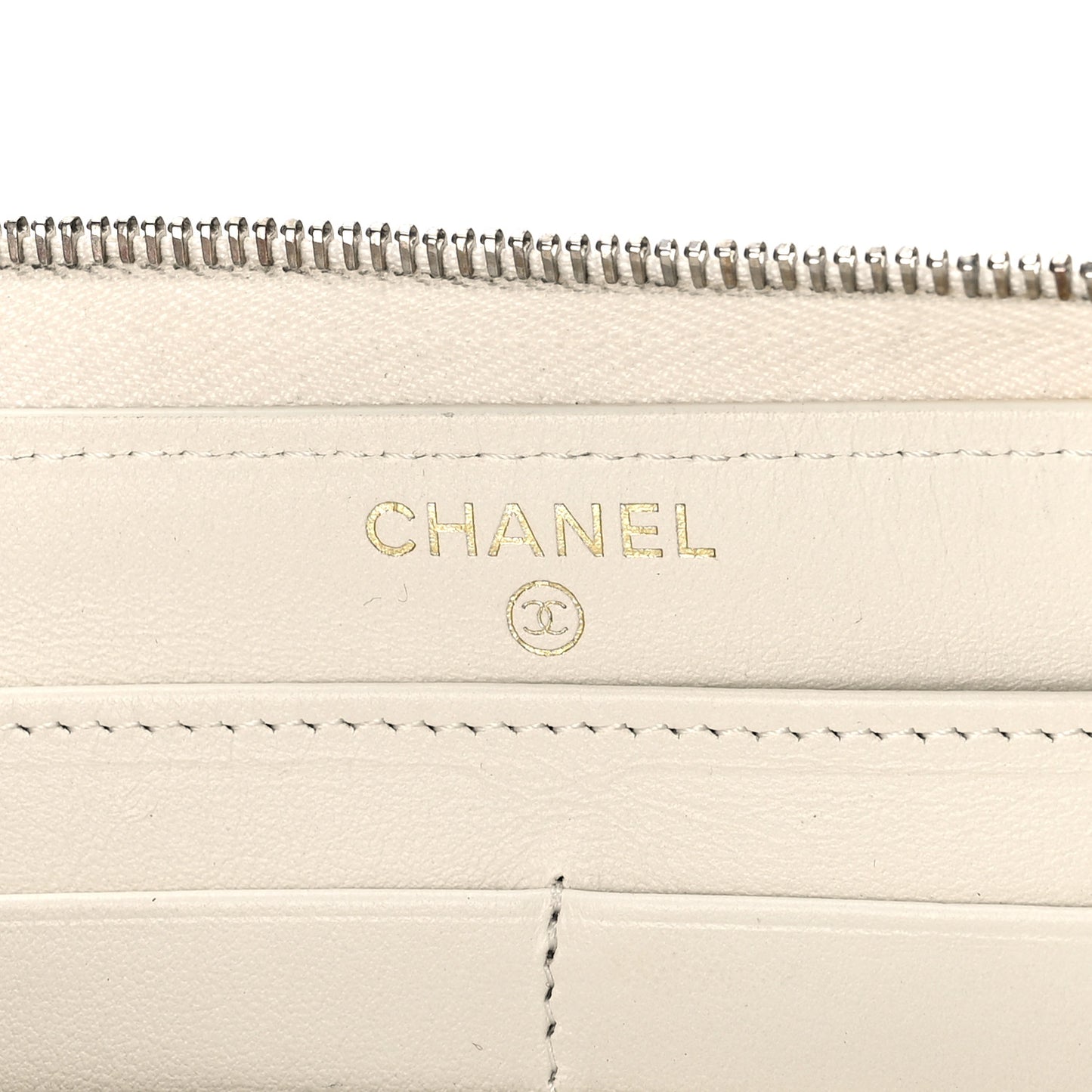 Caviar Quilted Large Gusset Zip Around Wallet White