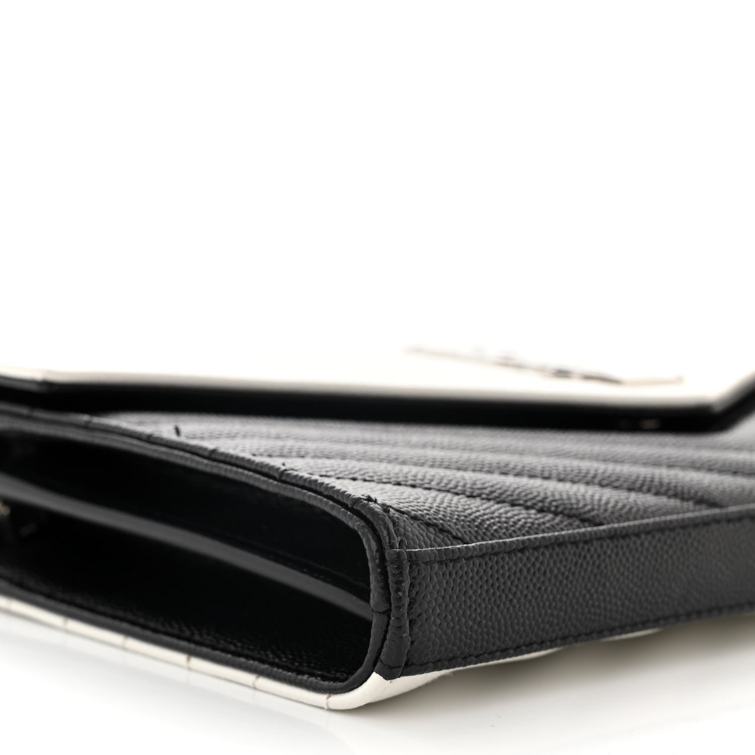 Saint Laurent Grain De Poudre Matelasse Chevron Bi-Color Monogram Chain Wallet White Black 9 of 11