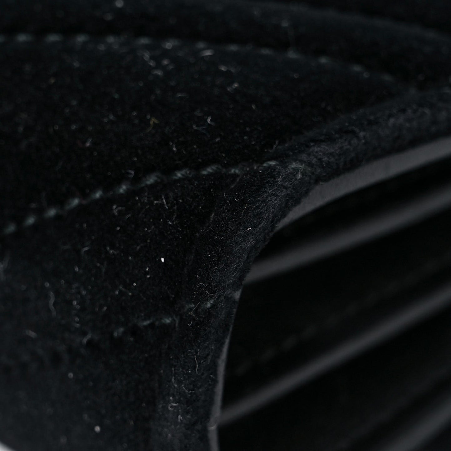 Velvet Matelasse GG Marmont Chain Wallet Black