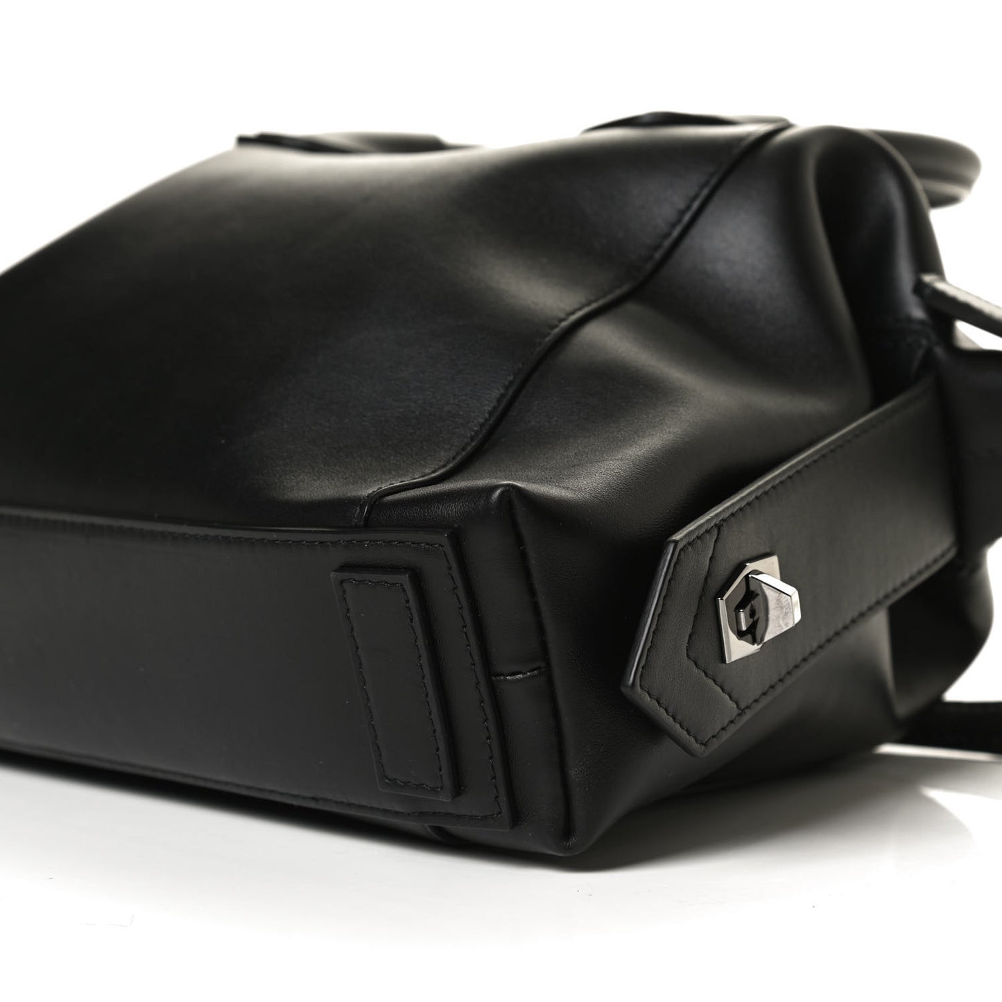 Smooth Calfskin Small Soft Antigona Black